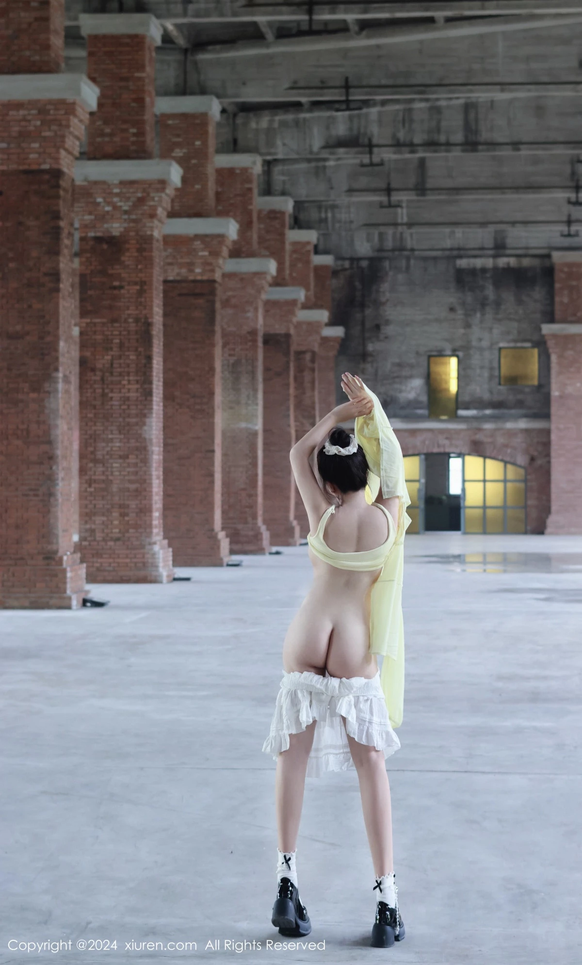 [[XiuRen秀人网]秀人网]No.9024_模特小薯条nienie性感黄色上衣配白色短裙秀曼妙身姿迷人写真89P
