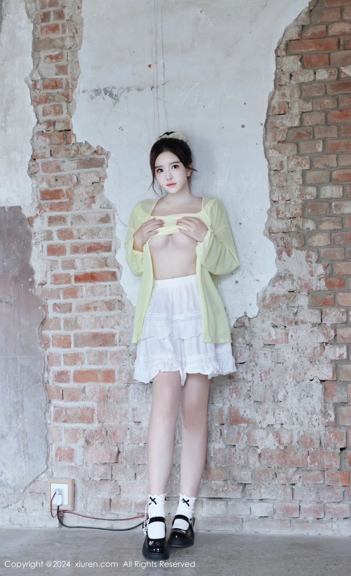 [[XiuRen秀人网]秀人网]No.9024_模特小薯条nienie性感黄色上衣配白色短裙秀曼妙身姿迷人写真89P