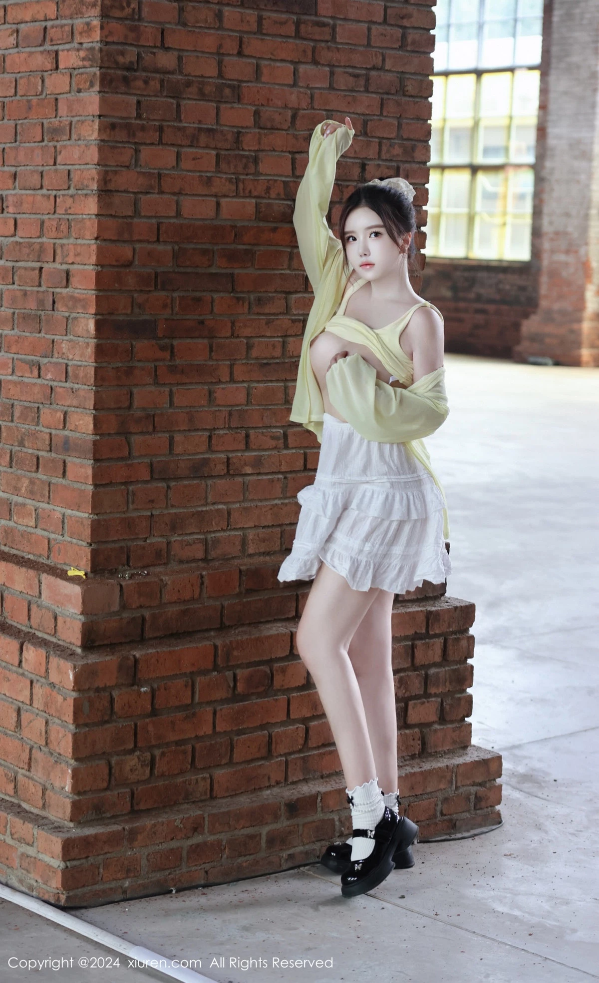 [[XiuRen秀人网]秀人网]No.9024_模特小薯条nienie性感黄色上衣配白色短裙秀曼妙身姿迷人写真89P