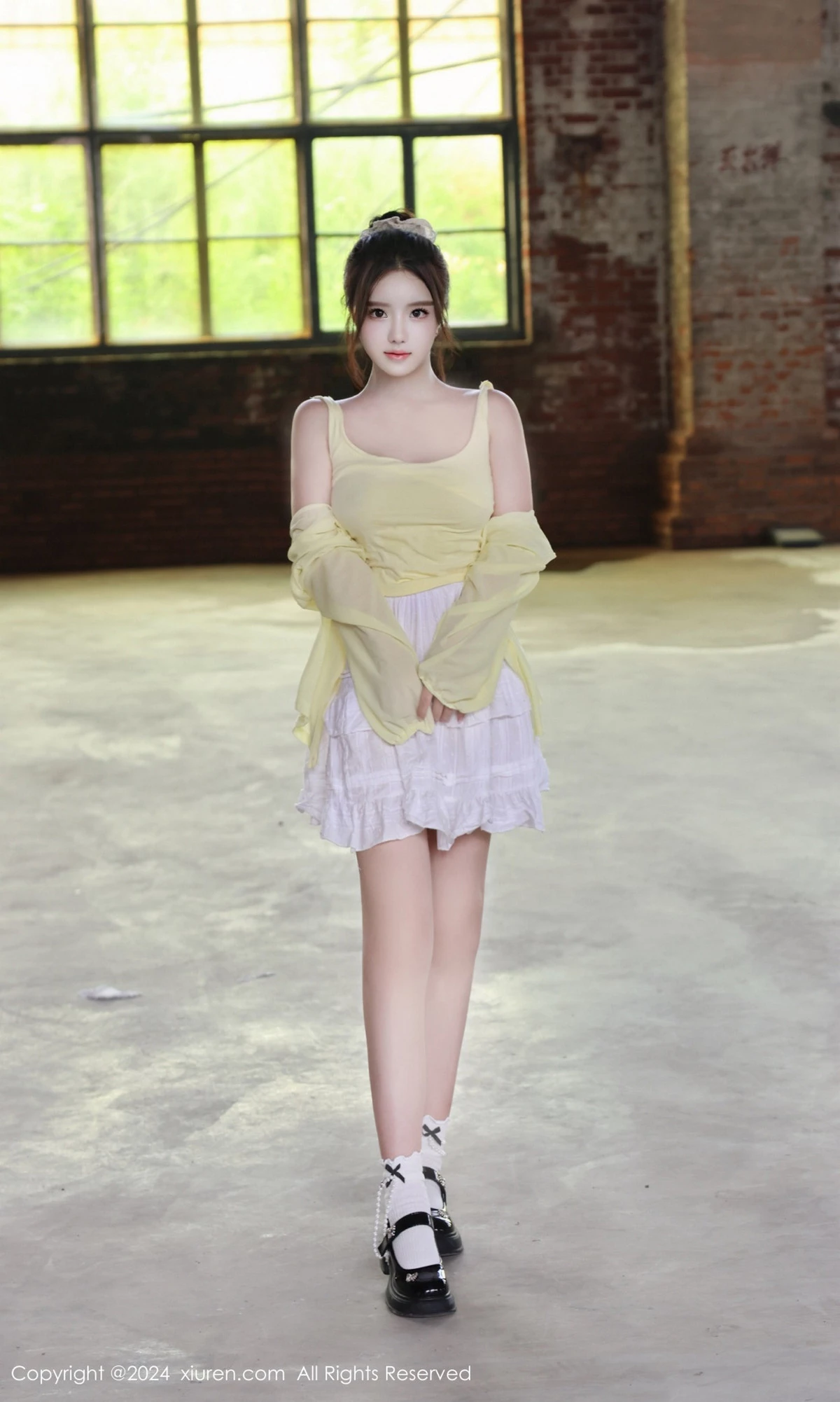 [[XiuRen秀人网]秀人网]No.9024_模特小薯条nienie性感黄色上衣配白色短裙秀曼妙身姿迷人写真89P