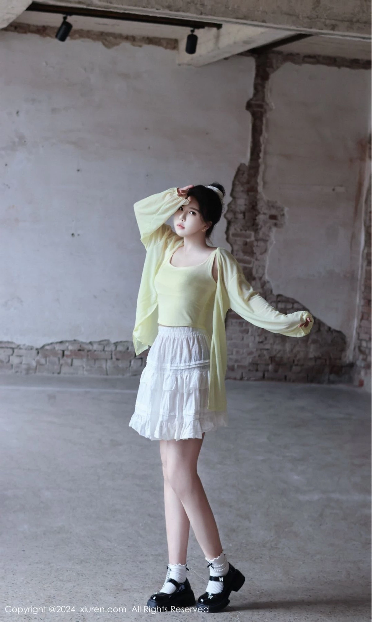 [[XiuRen秀人网]秀人网]No.9024_模特小薯条nienie性感黄色上衣配白色短裙秀曼妙身姿迷人写真89P
