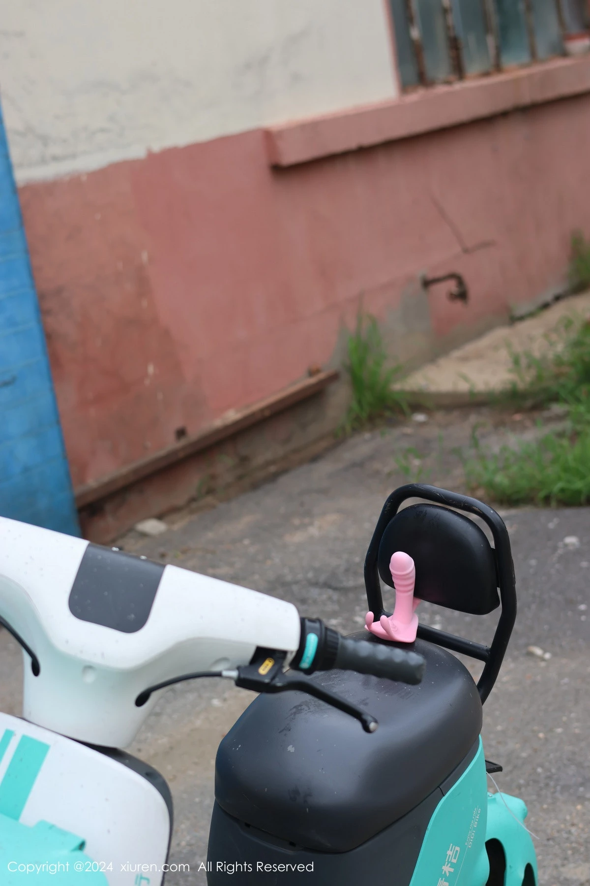 [[XiuRen秀人网]秀人网]No.9024_模特小薯条nienie性感黄色上衣配白色短裙秀曼妙身姿迷人写真89P