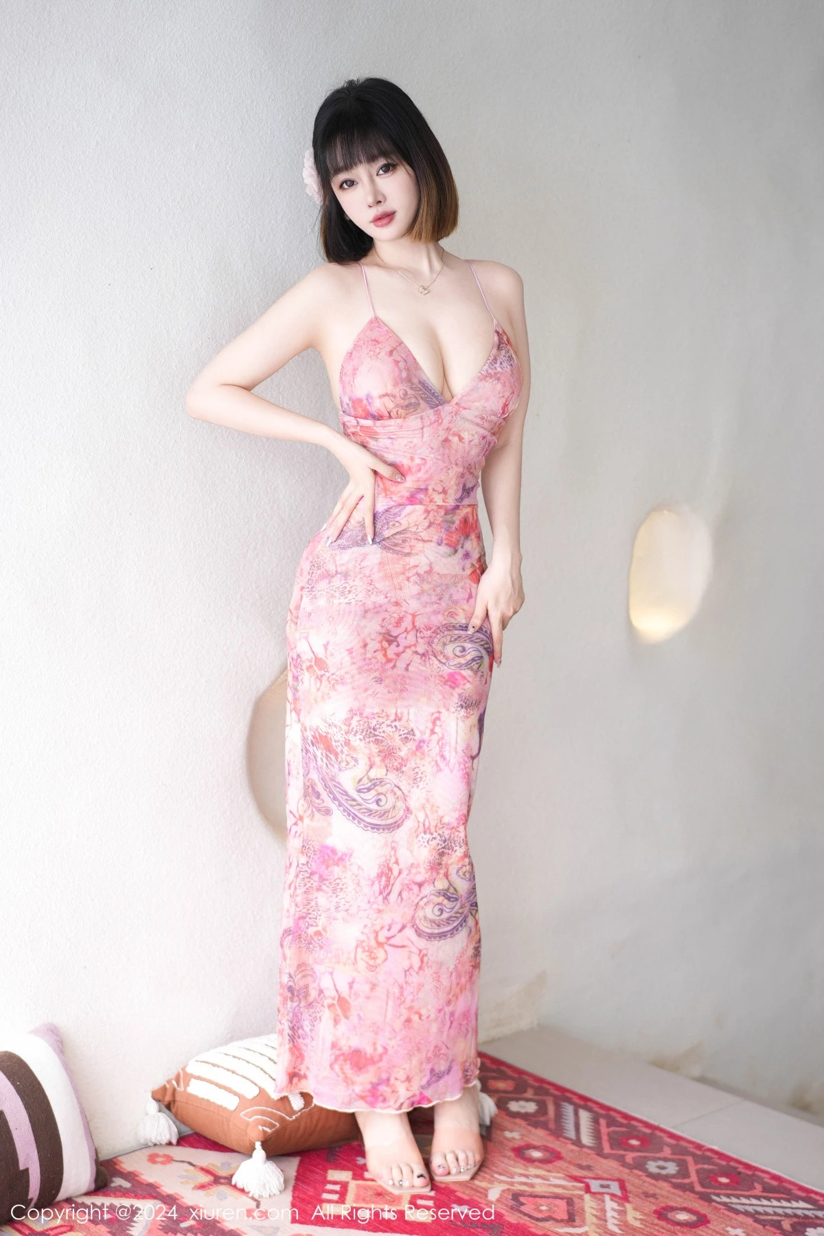 [[XiuRen秀人网]秀人网]No.9025_女神王雨纯性感粉色吊带长裙低胸秀曼妙身姿迷人诱惑写真71P