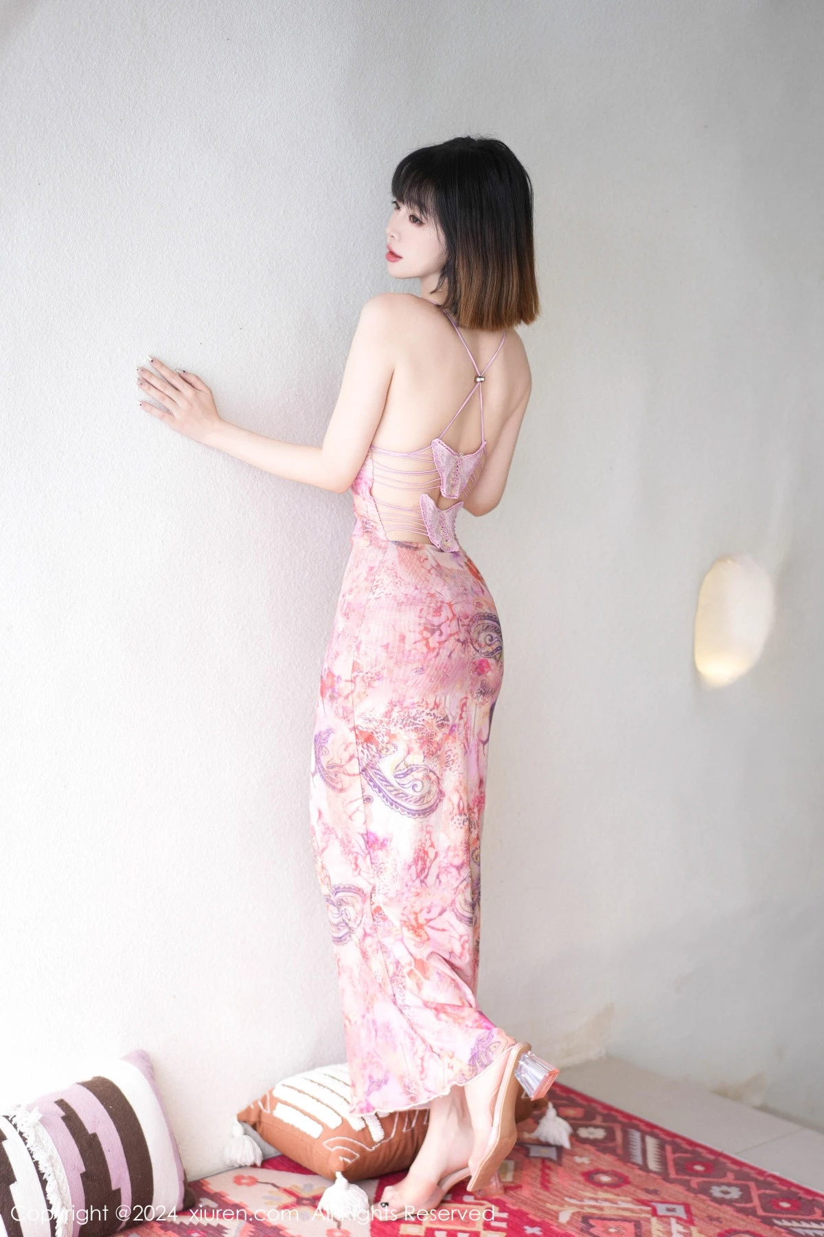 [[XiuRen秀人网]秀人网]No.9025_女神王雨纯性感粉色吊带长裙低胸秀曼妙身姿迷人诱惑写真71P