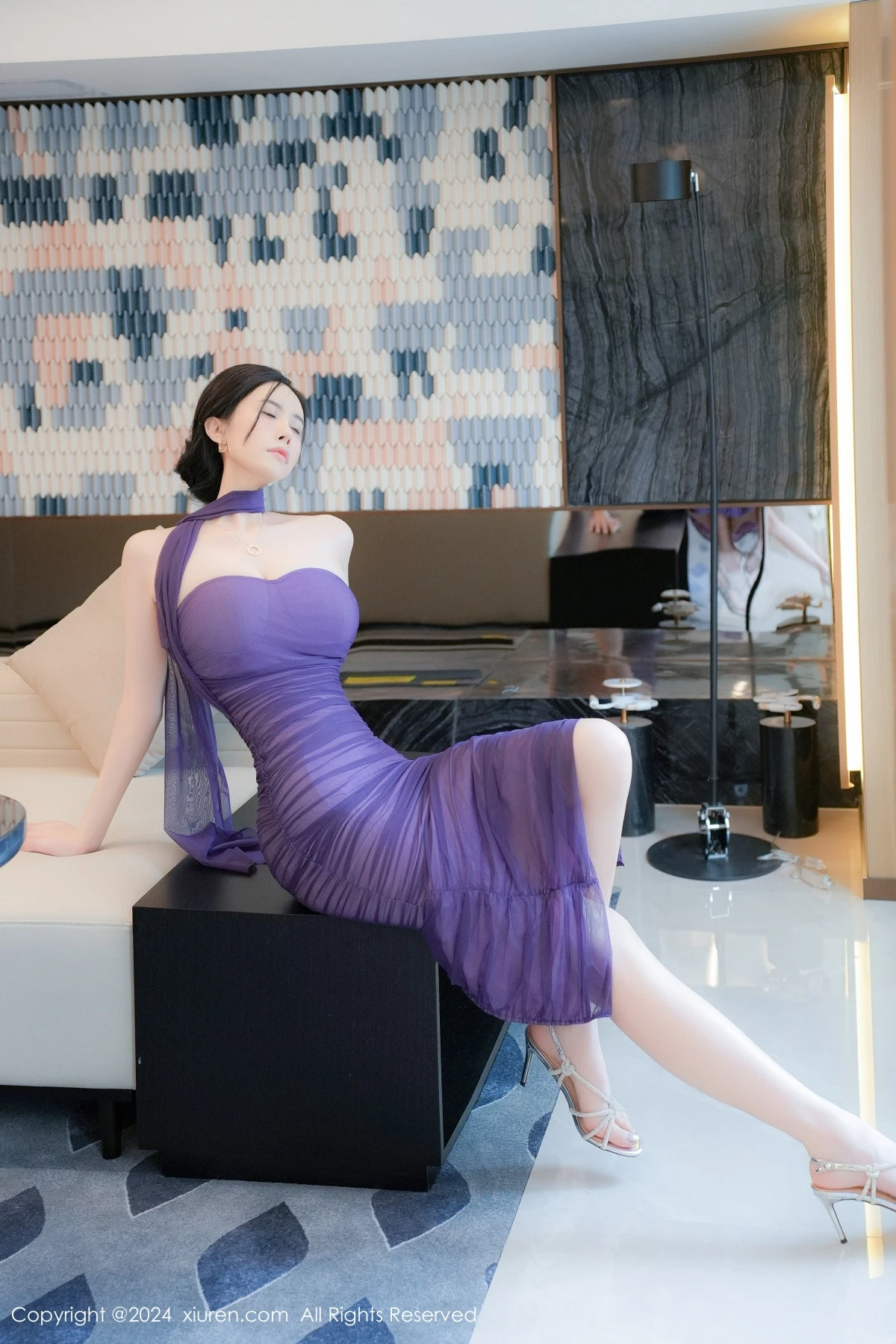 [[XiuRen秀人网]秀人网]No.9029_模特Erikaki私房性感紫色礼裙配白丝吊袜秀白嫩美腿撩人诱惑写真80P