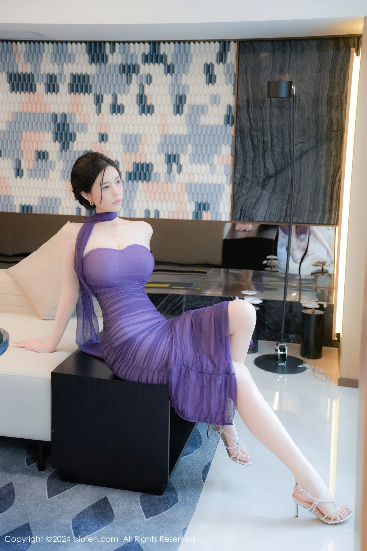 [[XiuRen秀人网]秀人网]No.9029_模特Erikaki私房性感紫色礼裙配白丝吊袜秀白嫩美腿撩人诱惑写真80P