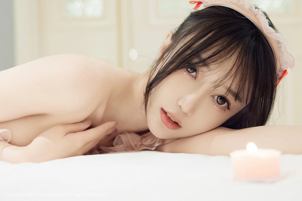 [[XiuRen秀人网]秀人网]No.9027_模特玥儿玥er私房性感粉色女仆装扮配白丝袜秀完美身材诱惑写真70P