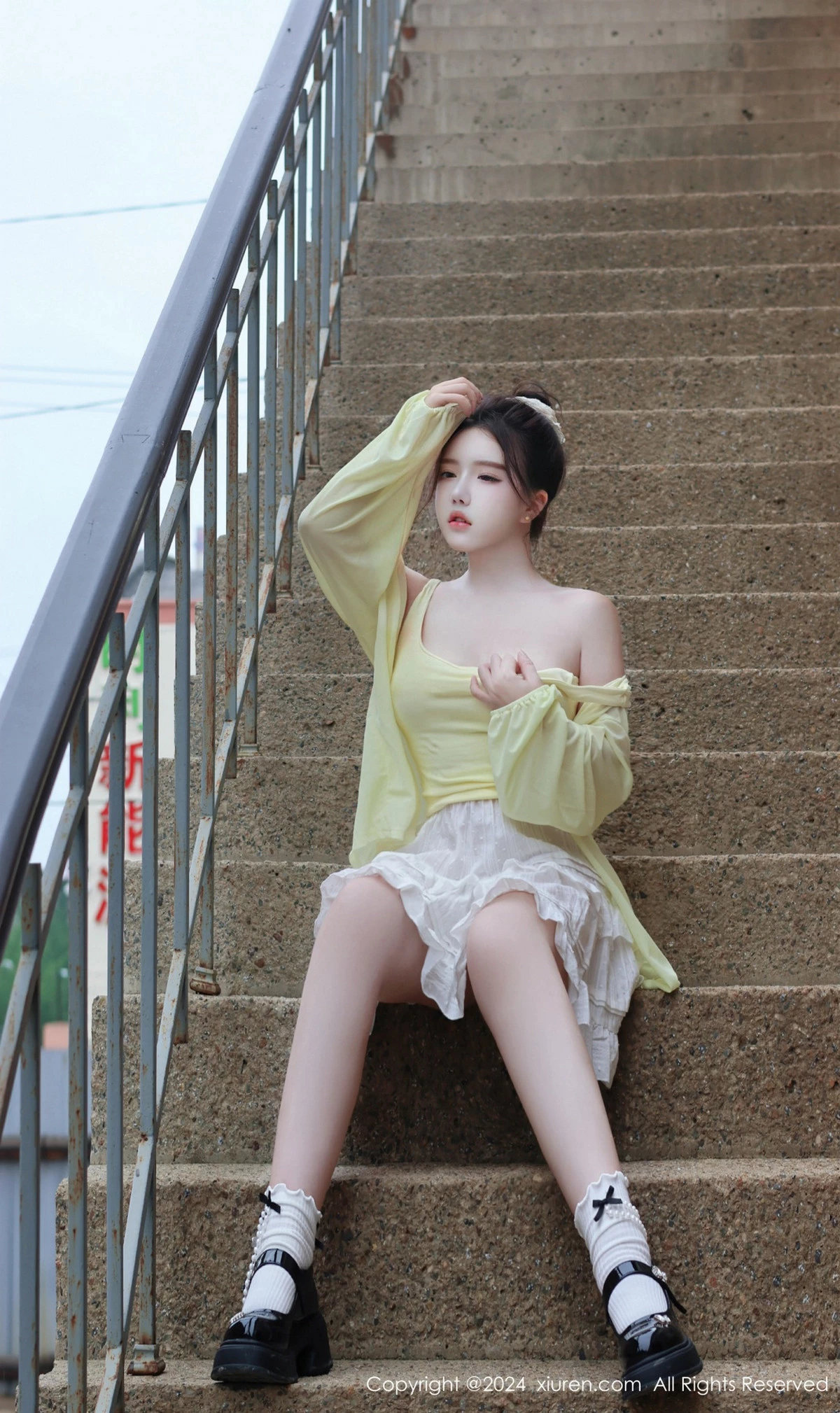 [[XiuRen秀人网]秀人网]No.9024_模特小薯条nienie性感黄色上衣配白色短裙秀曼妙身姿迷人写真89P