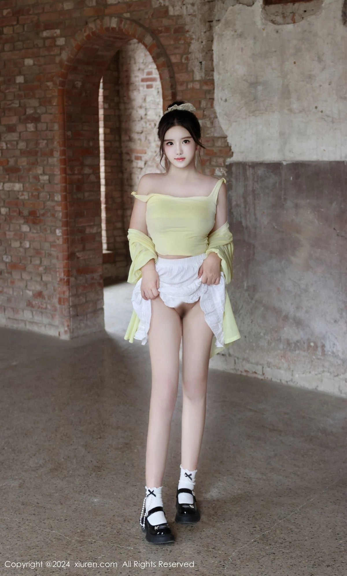 [[XiuRen秀人网]秀人网]No.9024_模特小薯条nienie性感黄色上衣配白色短裙秀曼妙身姿迷人写真89P