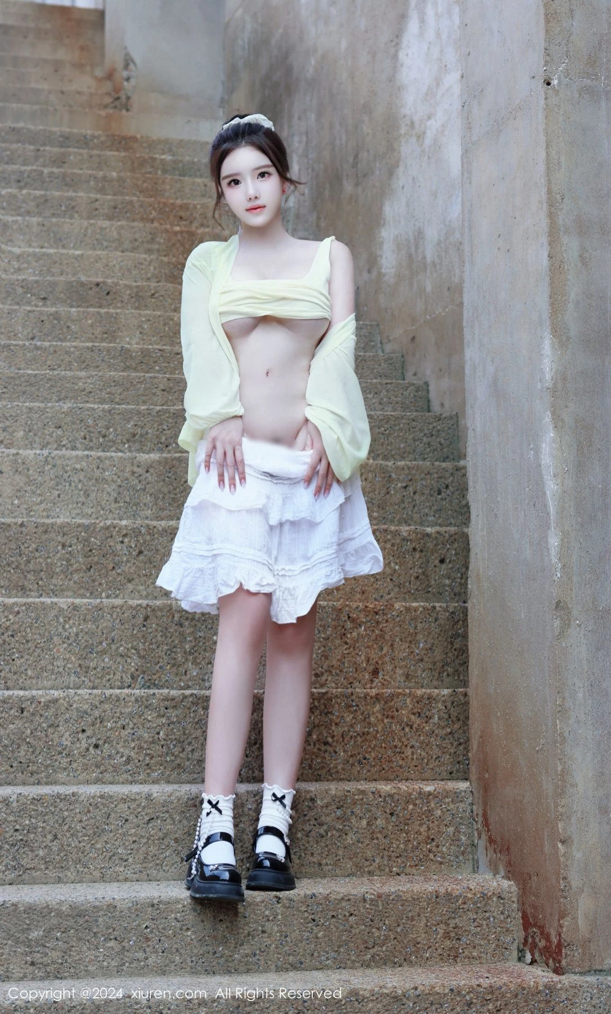 [[XiuRen秀人网]秀人网]No.9024_模特小薯条nienie性感黄色上衣配白色短裙秀曼妙身姿迷人写真89P