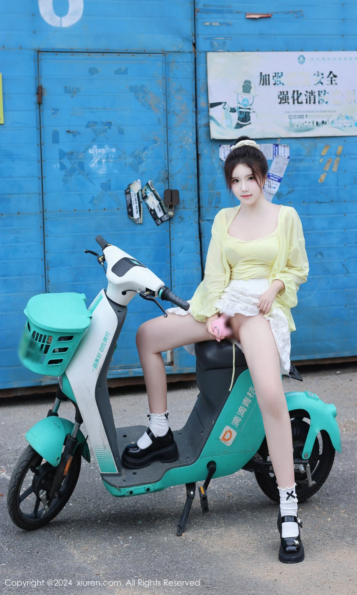 [[XiuRen秀人网]秀人网]No.9024_模特小薯条nienie性感黄色上衣配白色短裙秀曼妙身姿迷人写真89P