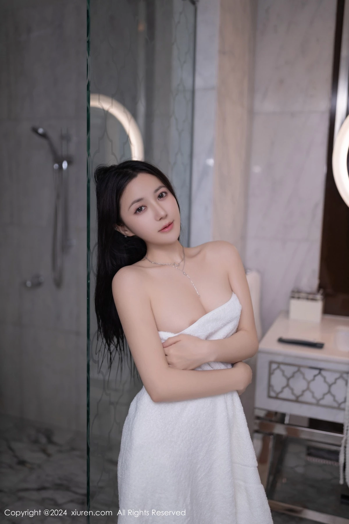 [[XiuRen秀人网]秀人网]No.9030_模特鱼子酱Fish性感白色情趣服饰配白丝吊袜秀婀娜身姿诱惑写真80P