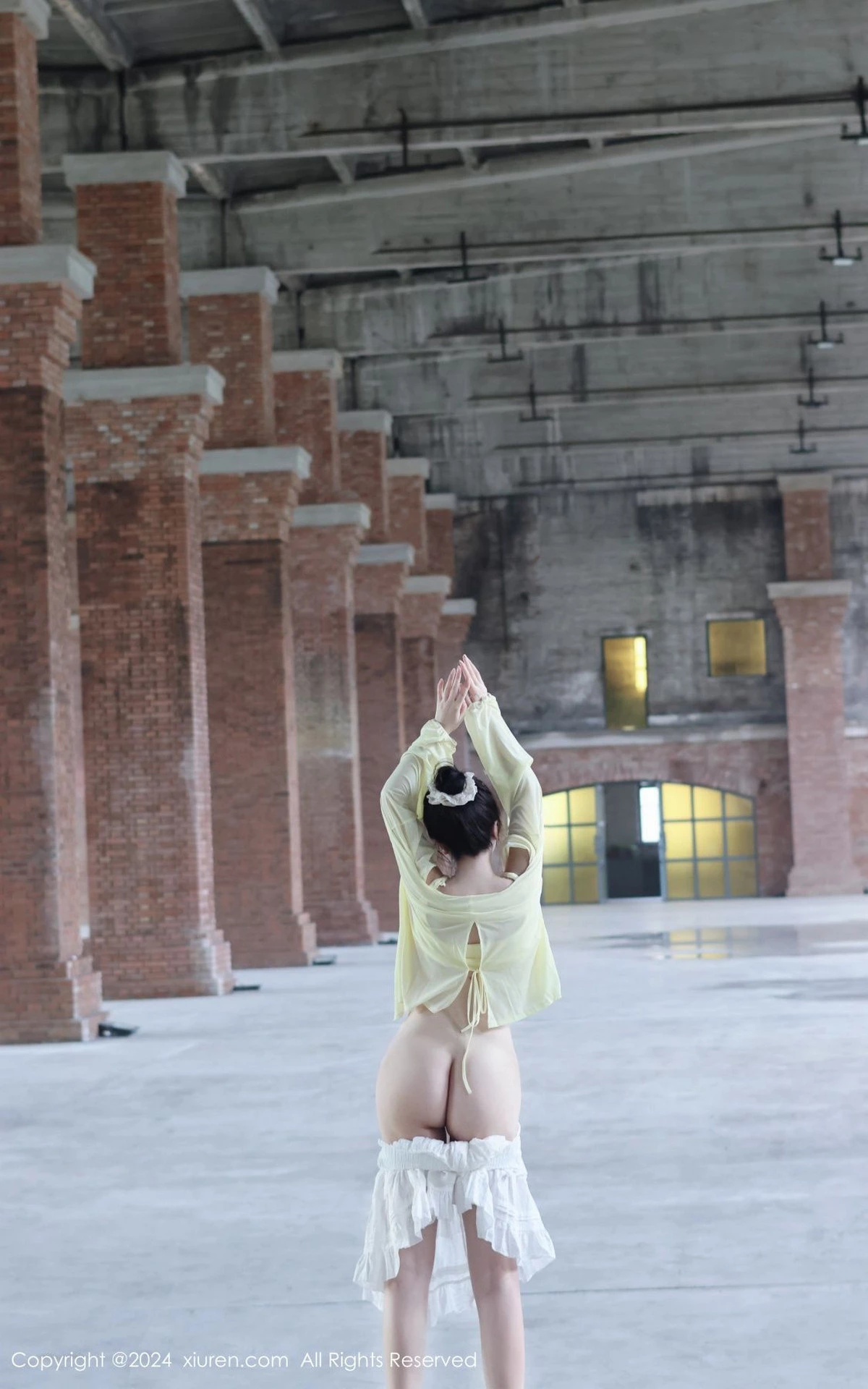 [[XiuRen秀人网]秀人网]No.9024_模特小薯条nienie性感黄色上衣配白色短裙秀曼妙身姿迷人写真89P