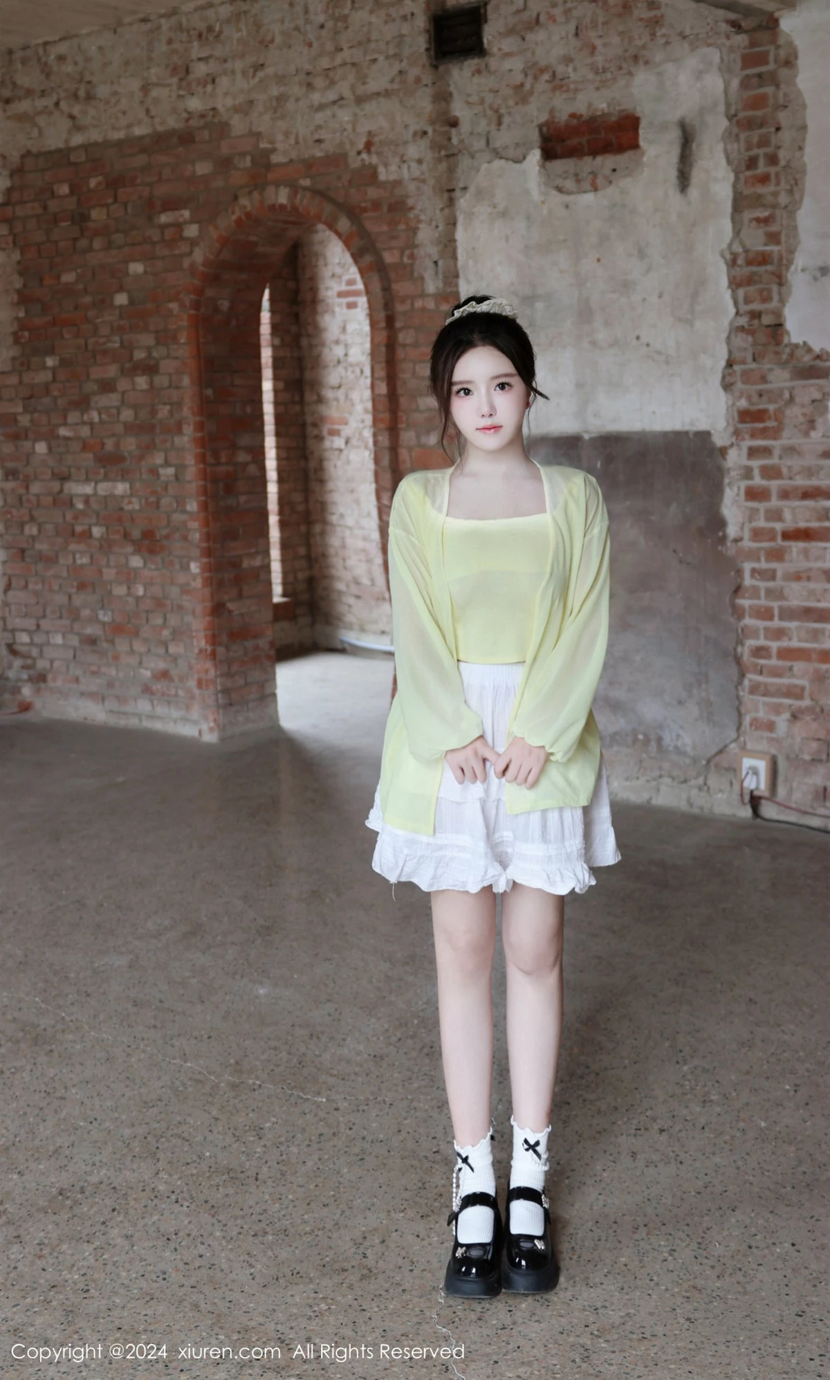 [[XiuRen秀人网]秀人网]No.9024_模特小薯条nienie性感黄色上衣配白色短裙秀曼妙身姿迷人写真89P