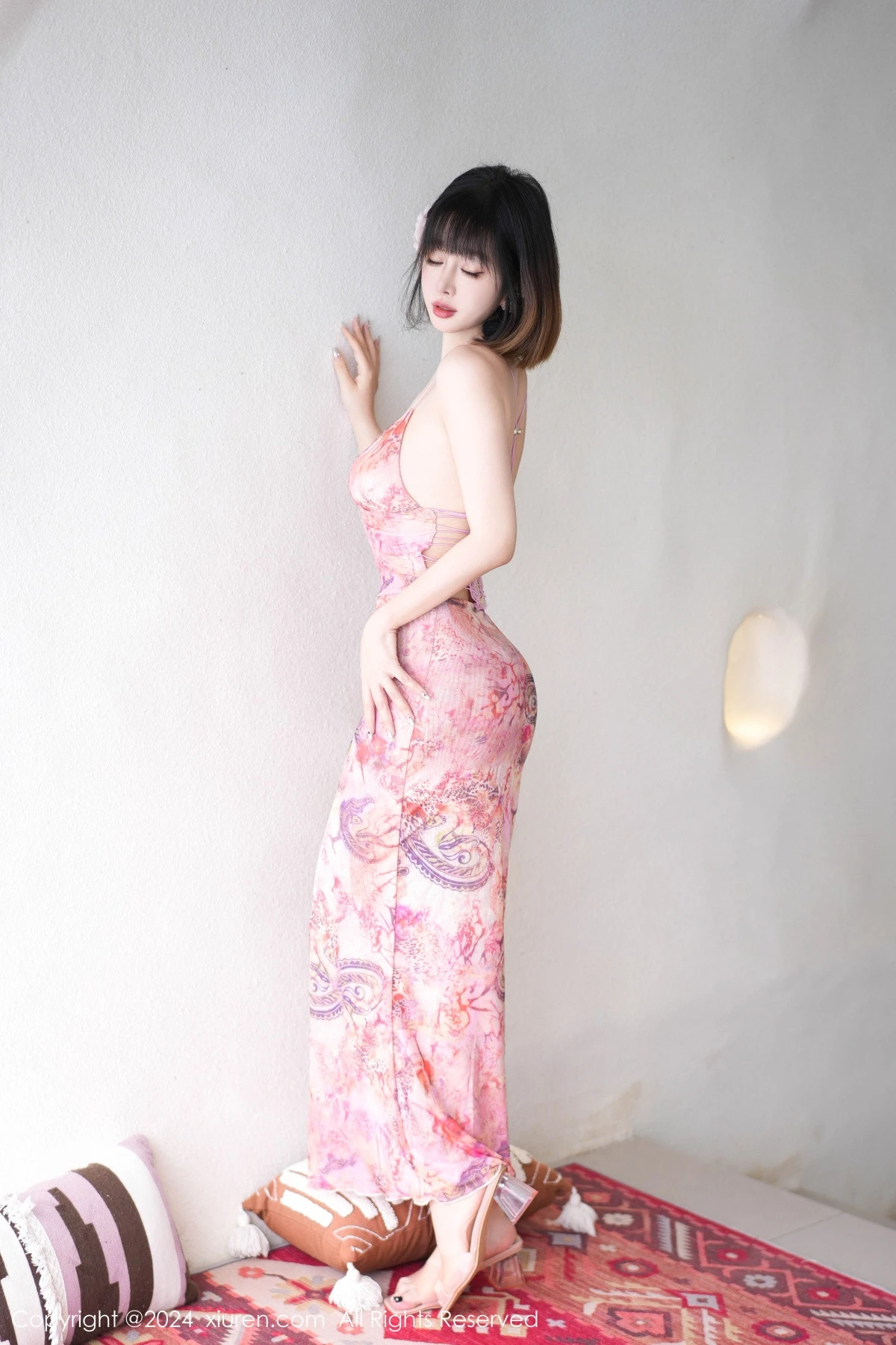 [[XiuRen秀人网]秀人网]No.9025_女神王雨纯性感粉色吊带长裙低胸秀曼妙身姿迷人诱惑写真71P