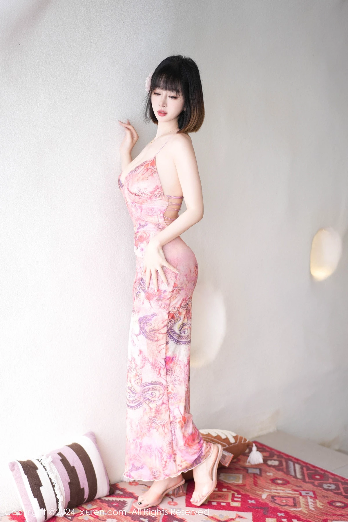 [[XiuRen秀人网]秀人网]No.9025_女神王雨纯性感粉色吊带长裙低胸秀曼妙身姿迷人诱惑写真71P