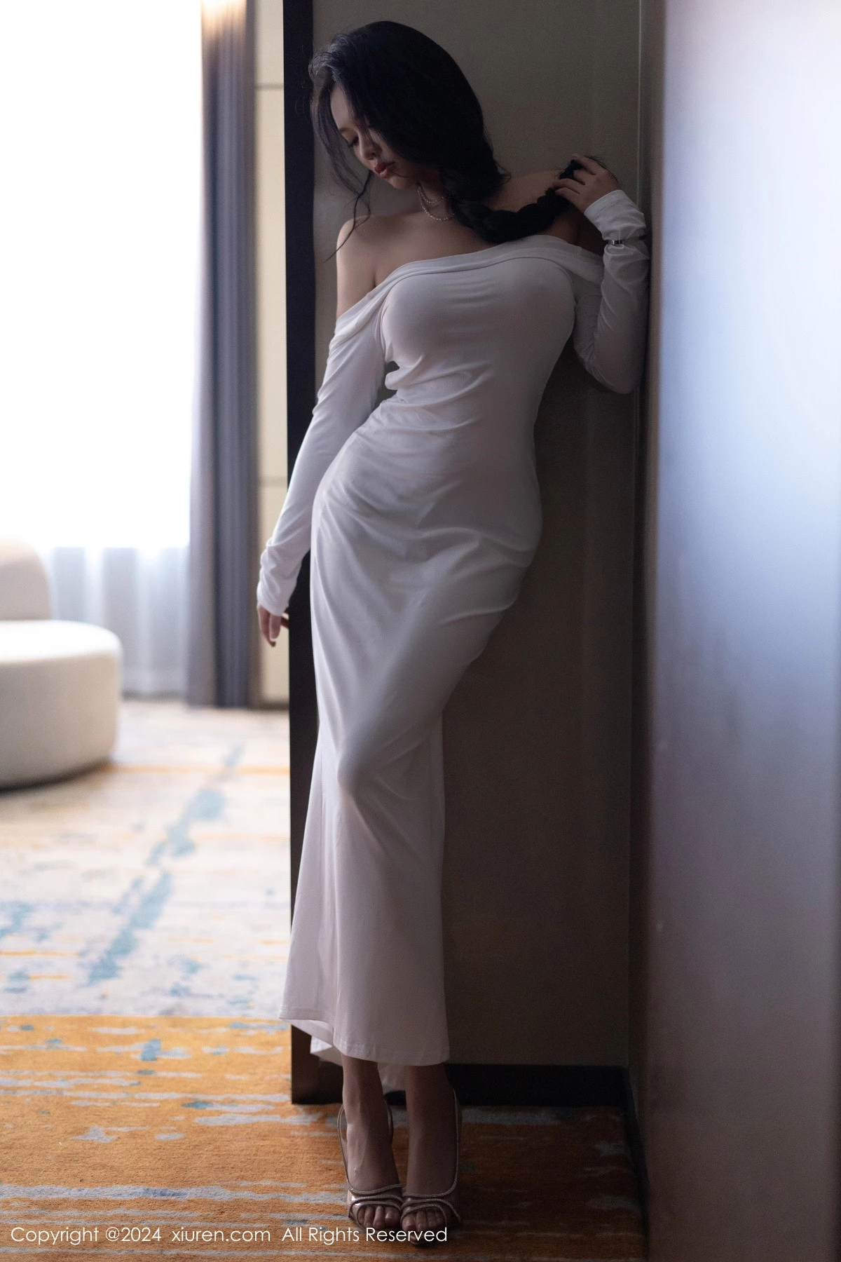 [[XiuRen秀人网]秀人网]No.9115_模特娜比性感白色连衣裙+黑色蕾丝情趣内衣秀凹凸身材诱惑写真81P