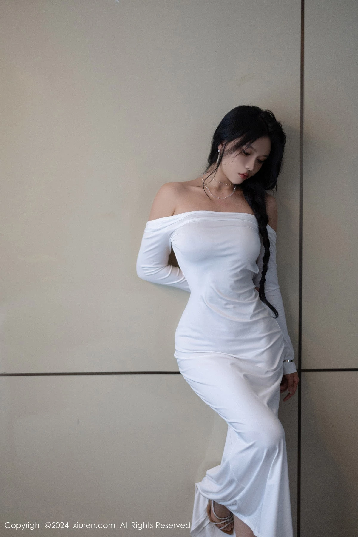 [[XiuRen秀人网]秀人网]No.9115_模特娜比性感白色连衣裙+黑色蕾丝情趣内衣秀凹凸身材诱惑写真81P