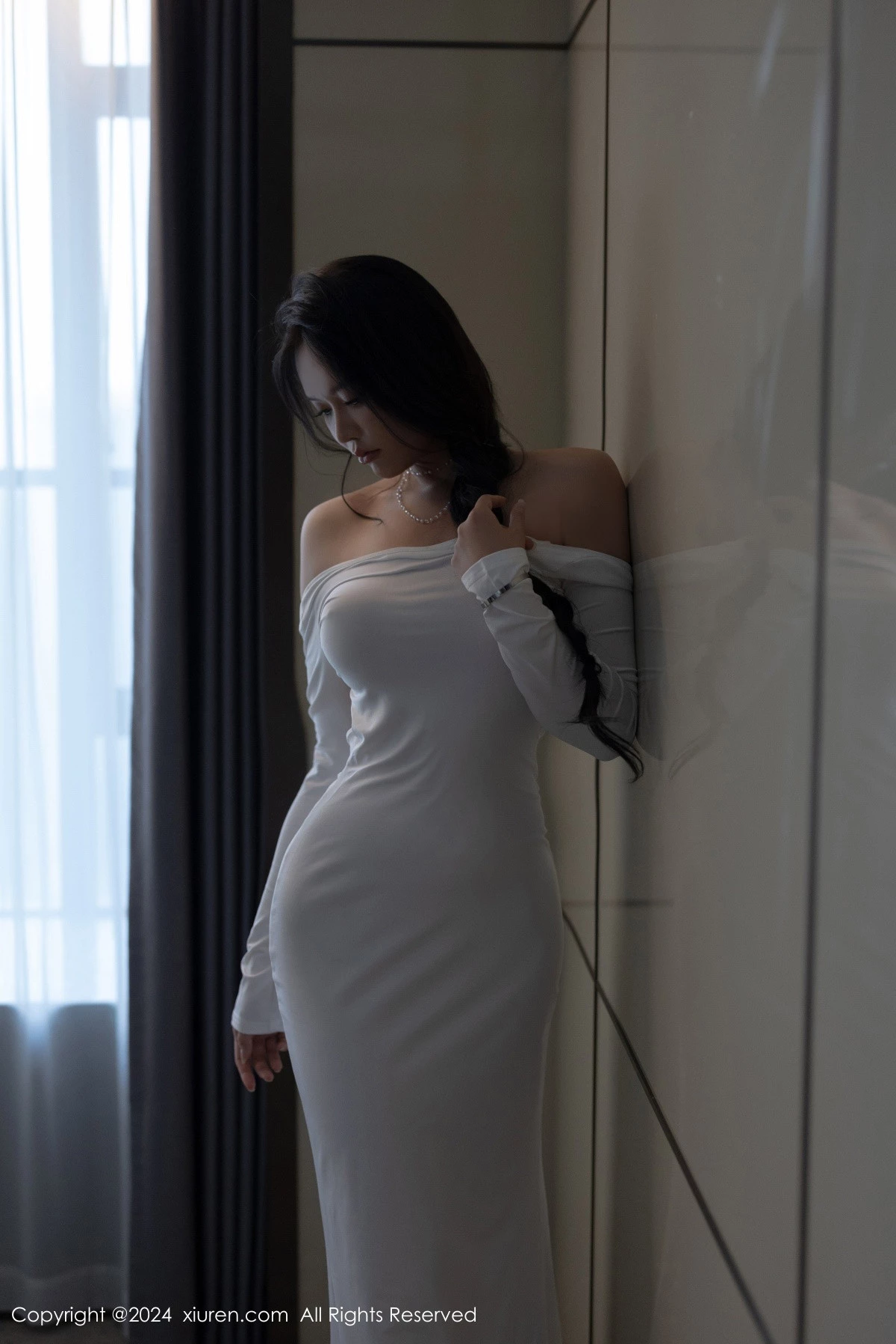 [[XiuRen秀人网]秀人网]No.9115_模特娜比性感白色连衣裙+黑色蕾丝情趣内衣秀凹凸身材诱惑写真81P