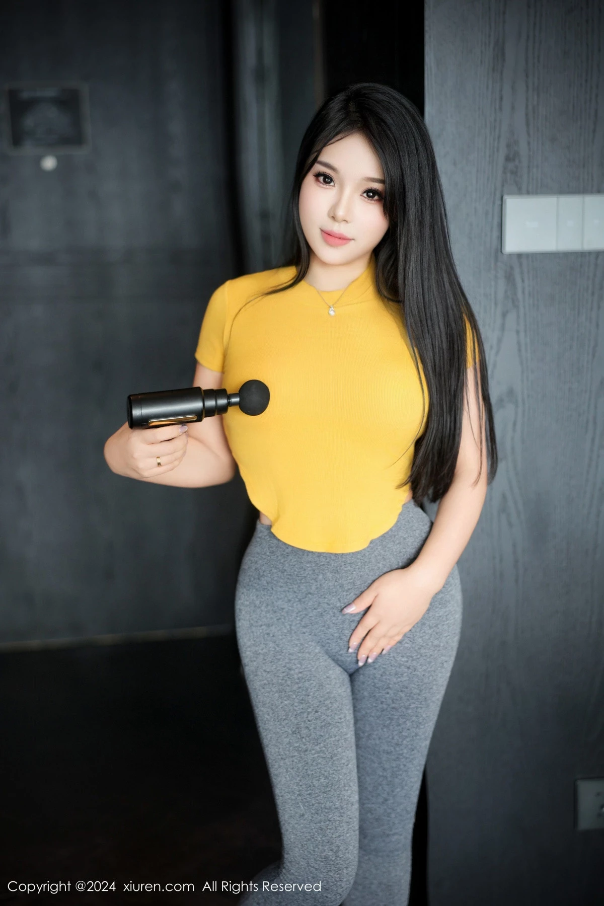 [[XiuRen秀人网]秀人网]No.9117_模特麦田健身房性感黄T配灰色瑜伽裤紧身秀曼妙身姿诱惑写真88P