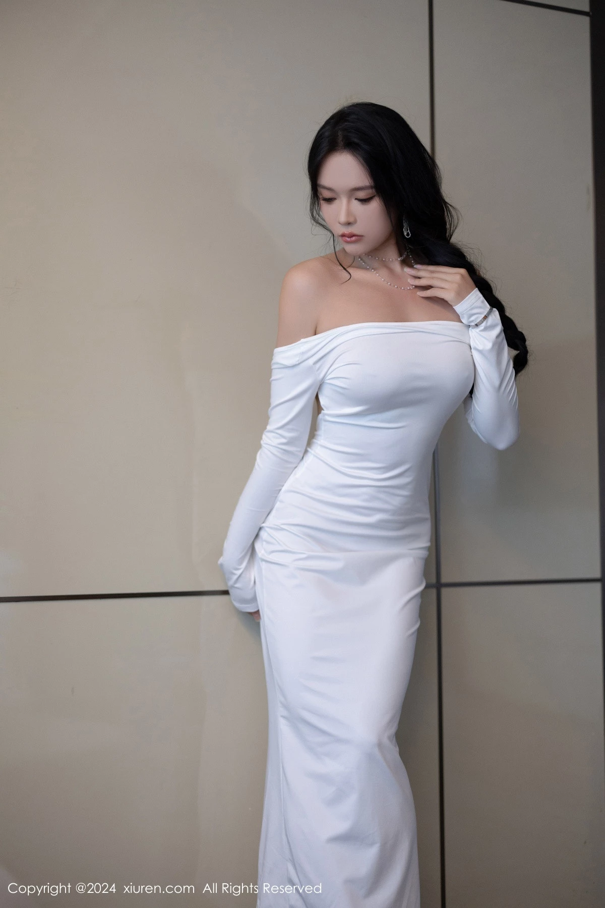 [[XiuRen秀人网]秀人网]No.9115_模特娜比性感白色连衣裙+黑色蕾丝情趣内衣秀凹凸身材诱惑写真81P