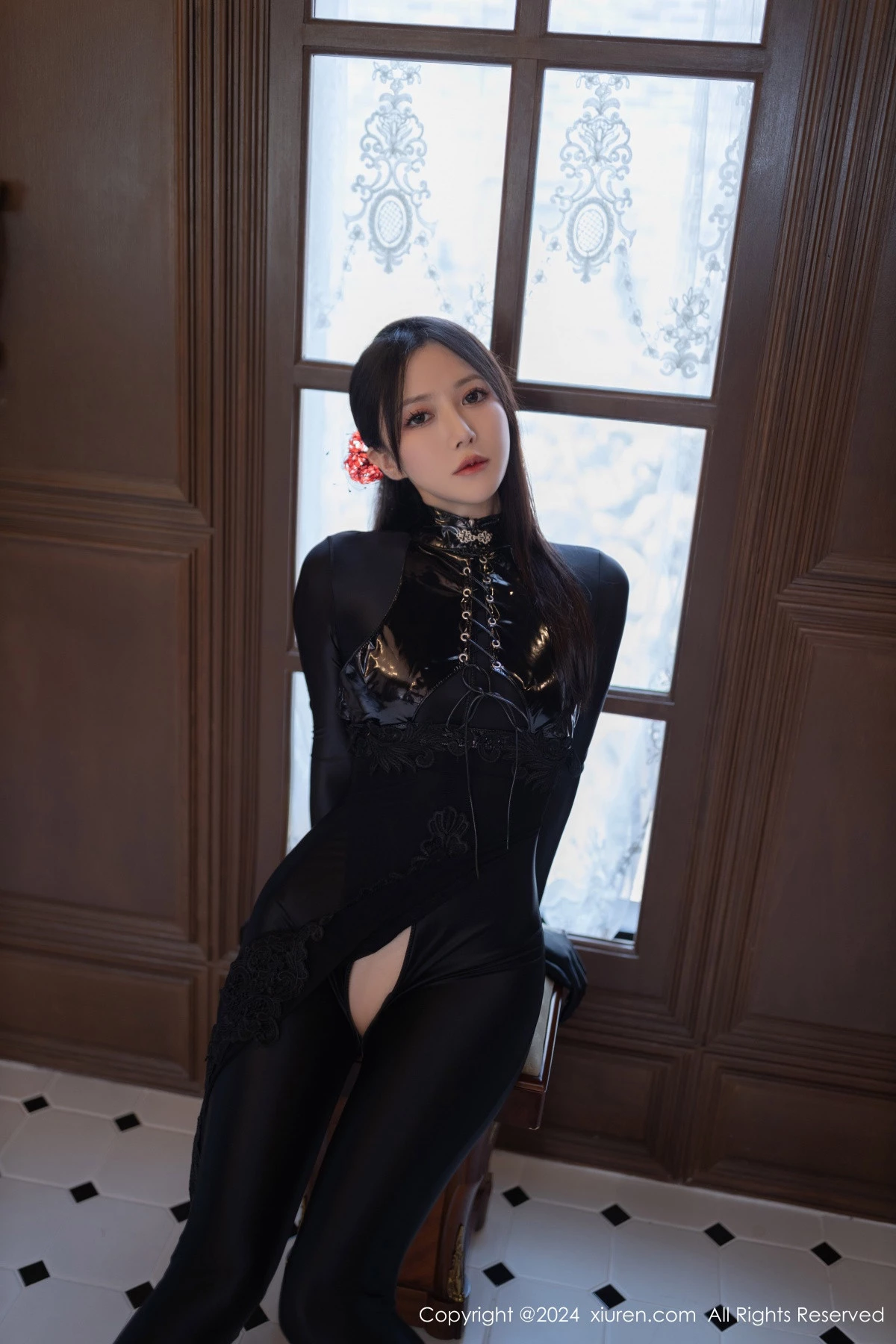 [[XiuRen秀人网]秀人网]No.9125_模特鱼子酱Fish私房性感黑色紧身连体衣秀曼妙身姿撩人诱惑写真80P