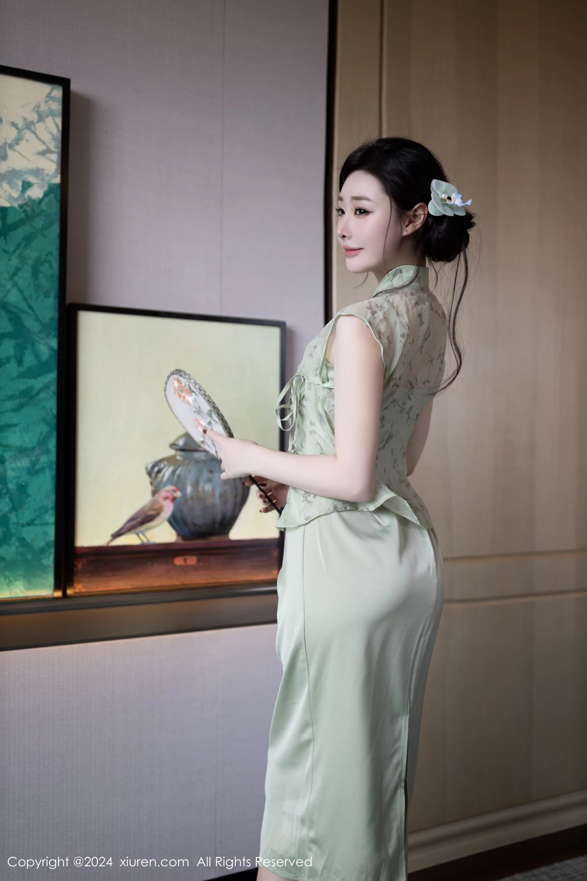 [[XiuRen秀人网]秀人网]No.9124_模特小逗逗性感浅色古风服饰配超薄无内肉丝秀曼妙身材诱惑写真81P