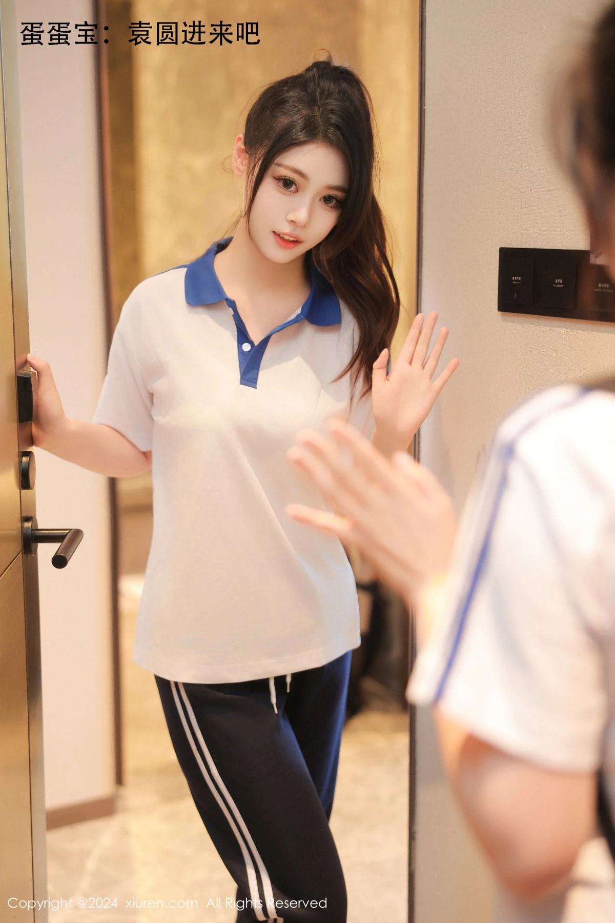 [[XiuRen秀人网]秀人网]No.9119_模特合集蛋蛋宝＆袁圆性感学妹运动制服秀完美身材诱惑写真80P