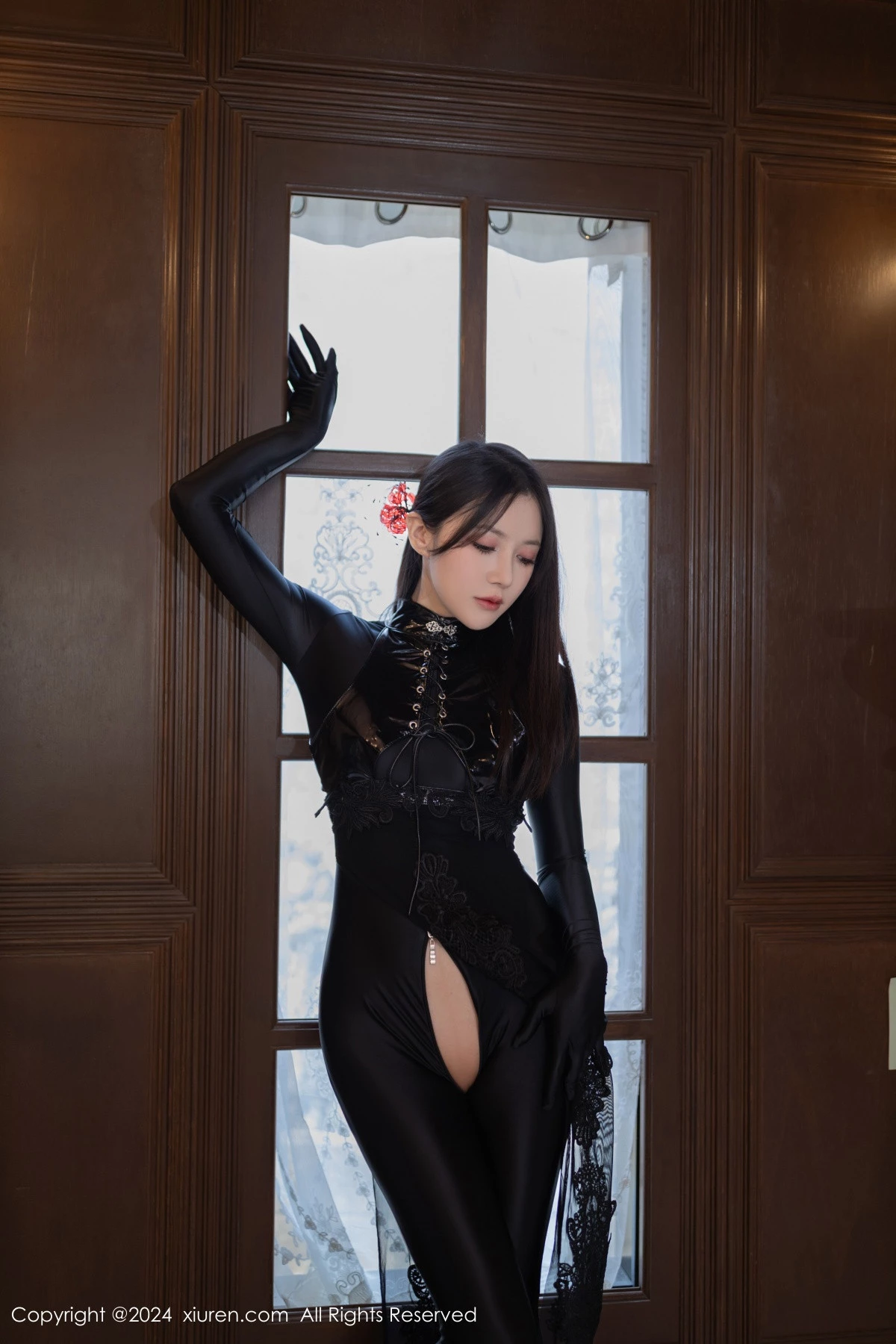 [[XiuRen秀人网]秀人网]No.9125_模特鱼子酱Fish私房性感黑色紧身连体衣秀曼妙身姿撩人诱惑写真80P