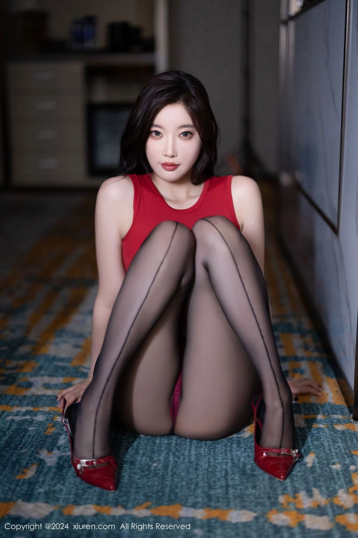 [[XiuRen秀人网]秀人网]No.9123_女神杨晨晨Yome红色连衣短裙+红色情趣服饰秀丰腴身材诱惑写真83P