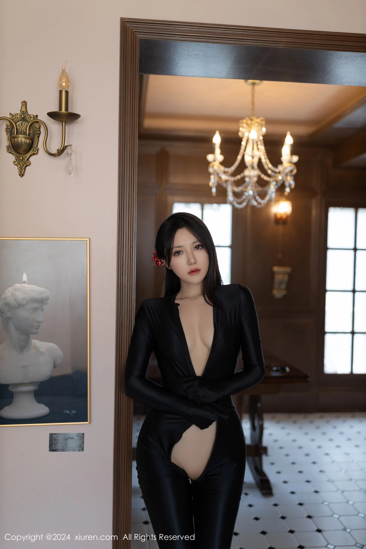 [[XiuRen秀人网]秀人网]No.9125_模特鱼子酱Fish私房性感黑色紧身连体衣秀曼妙身姿撩人诱惑写真80P