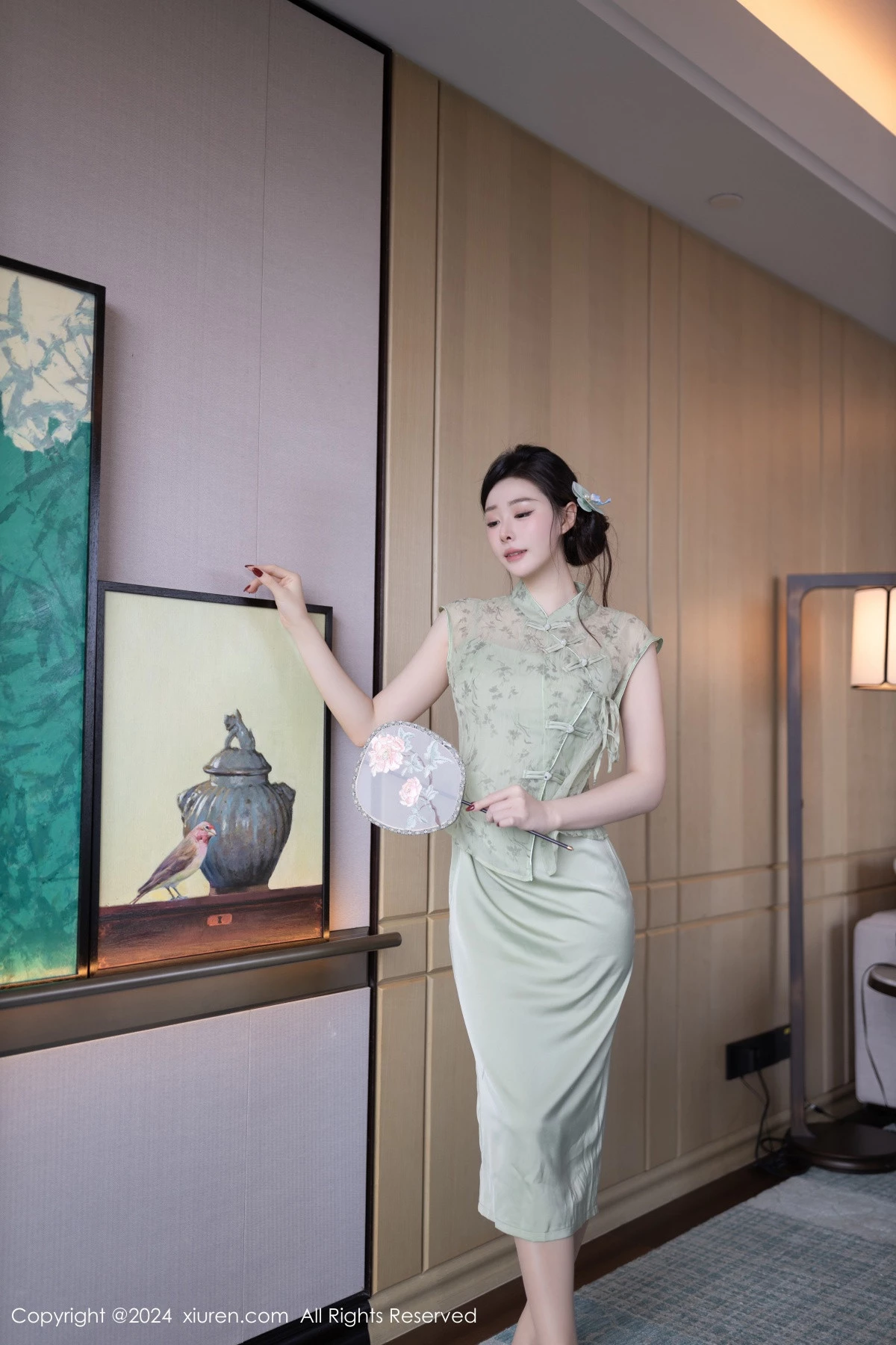 [[XiuRen秀人网]秀人网]No.9124_模特小逗逗性感浅色古风服饰配超薄无内肉丝秀曼妙身材诱惑写真81P