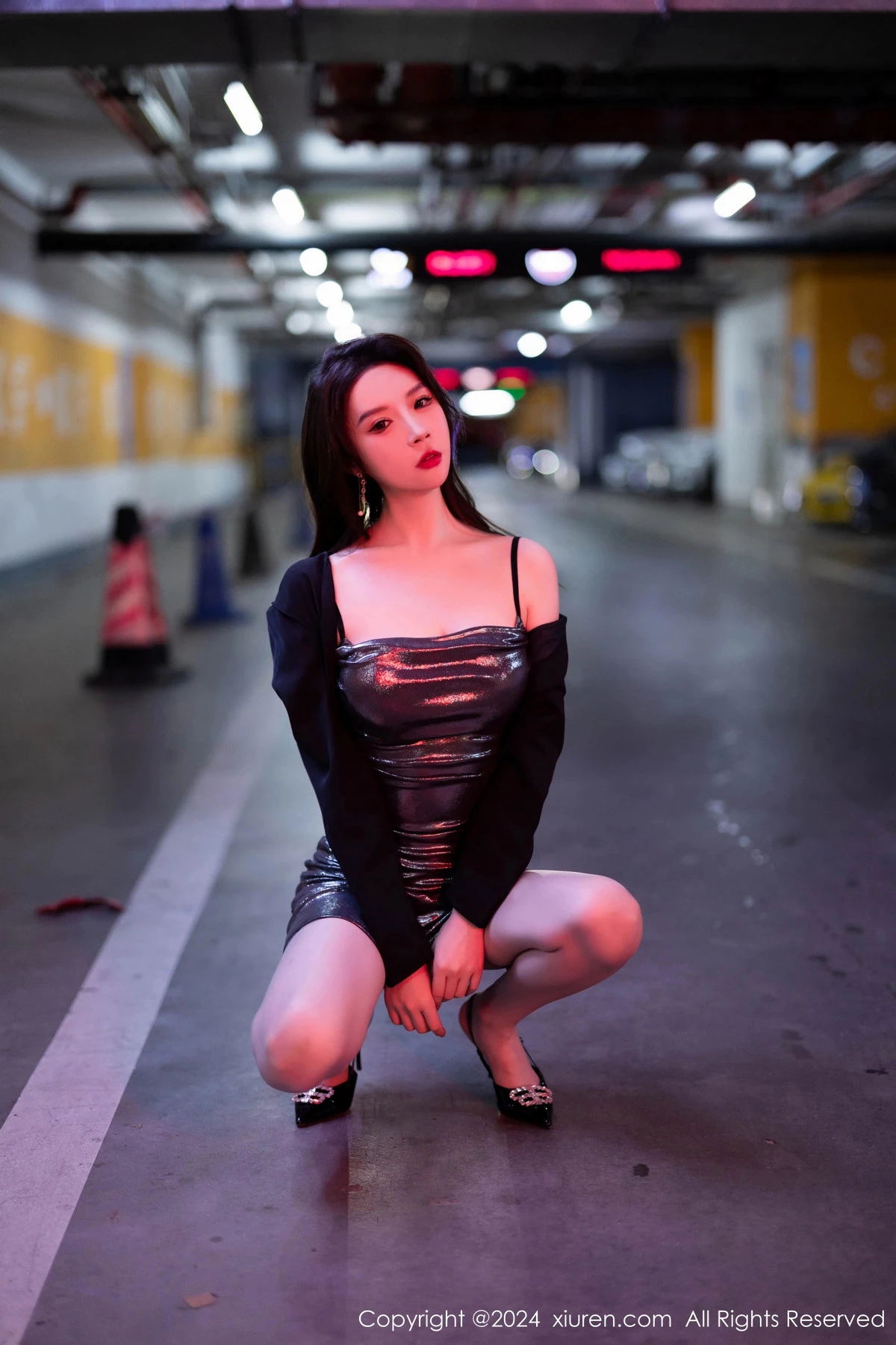 [[XiuRen秀人网]秀人网]No.9137_模特梦心玥深灰色吊带短裙+白色轻透情趣服饰秀曼妙身姿诱惑写真87P