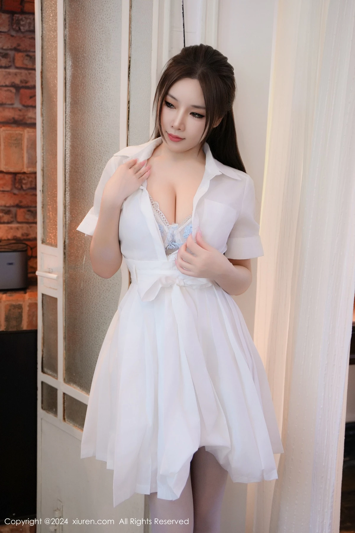 [[XiuRen秀人网]秀人网]No.9136_模特金允珍呐性感蓝色情趣服饰配白丝吊袜秀丰满身材诱惑写真80P