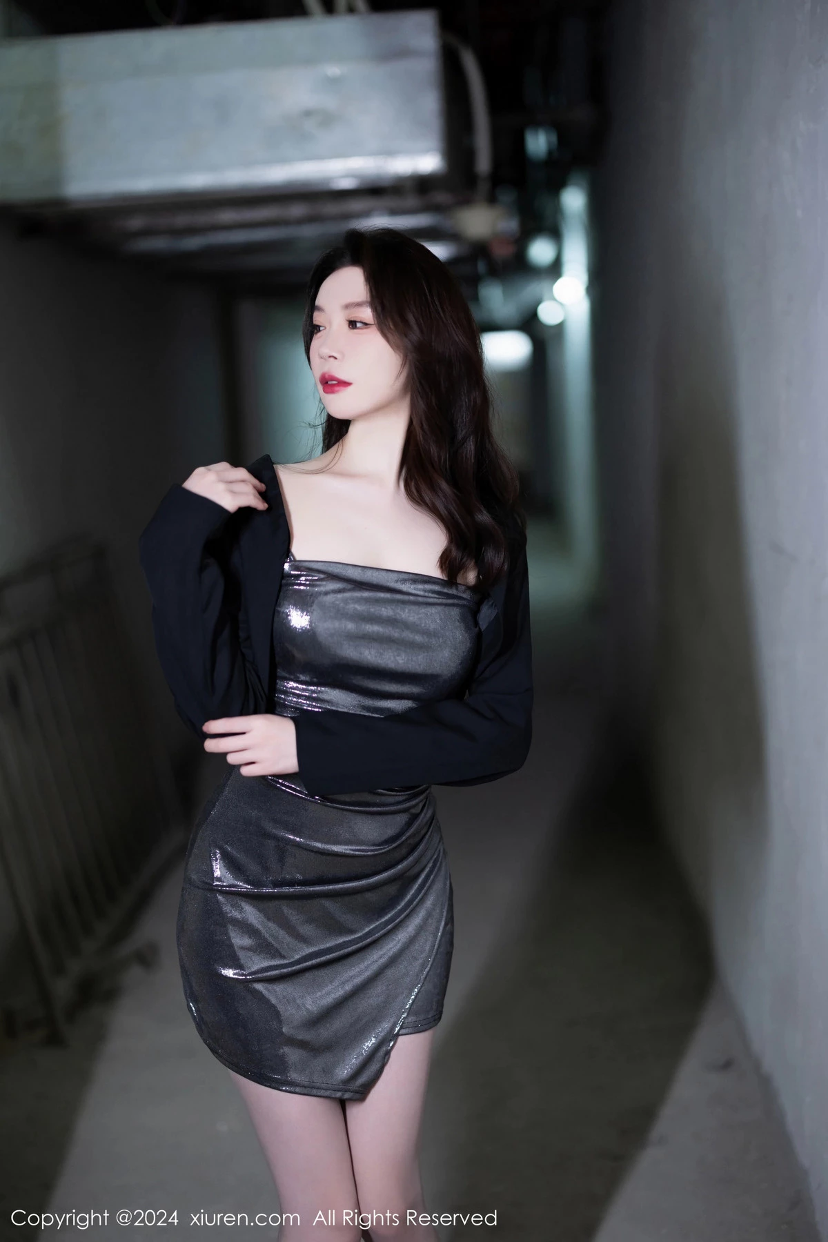 [[XiuRen秀人网]秀人网]No.9137_模特梦心玥深灰色吊带短裙+白色轻透情趣服饰秀曼妙身姿诱惑写真87P