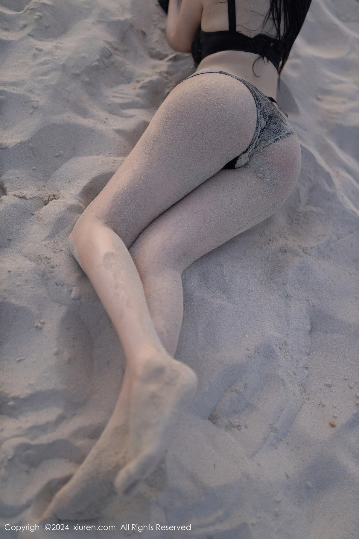 [[XiuRen秀人网]秀人网]No.9138_模特安然anran海边沙滩场景性感黑色泳装秀柔美身段诱惑写真82P
