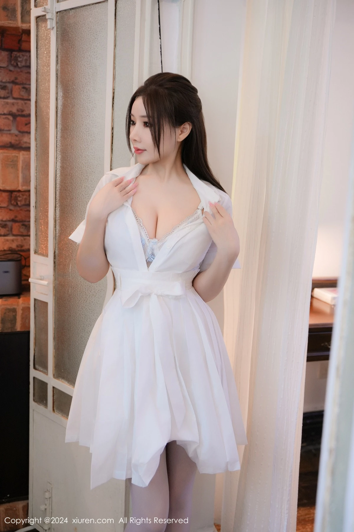 [[XiuRen秀人网]秀人网]No.9136_模特金允珍呐性感蓝色情趣服饰配白丝吊袜秀丰满身材诱惑写真80P