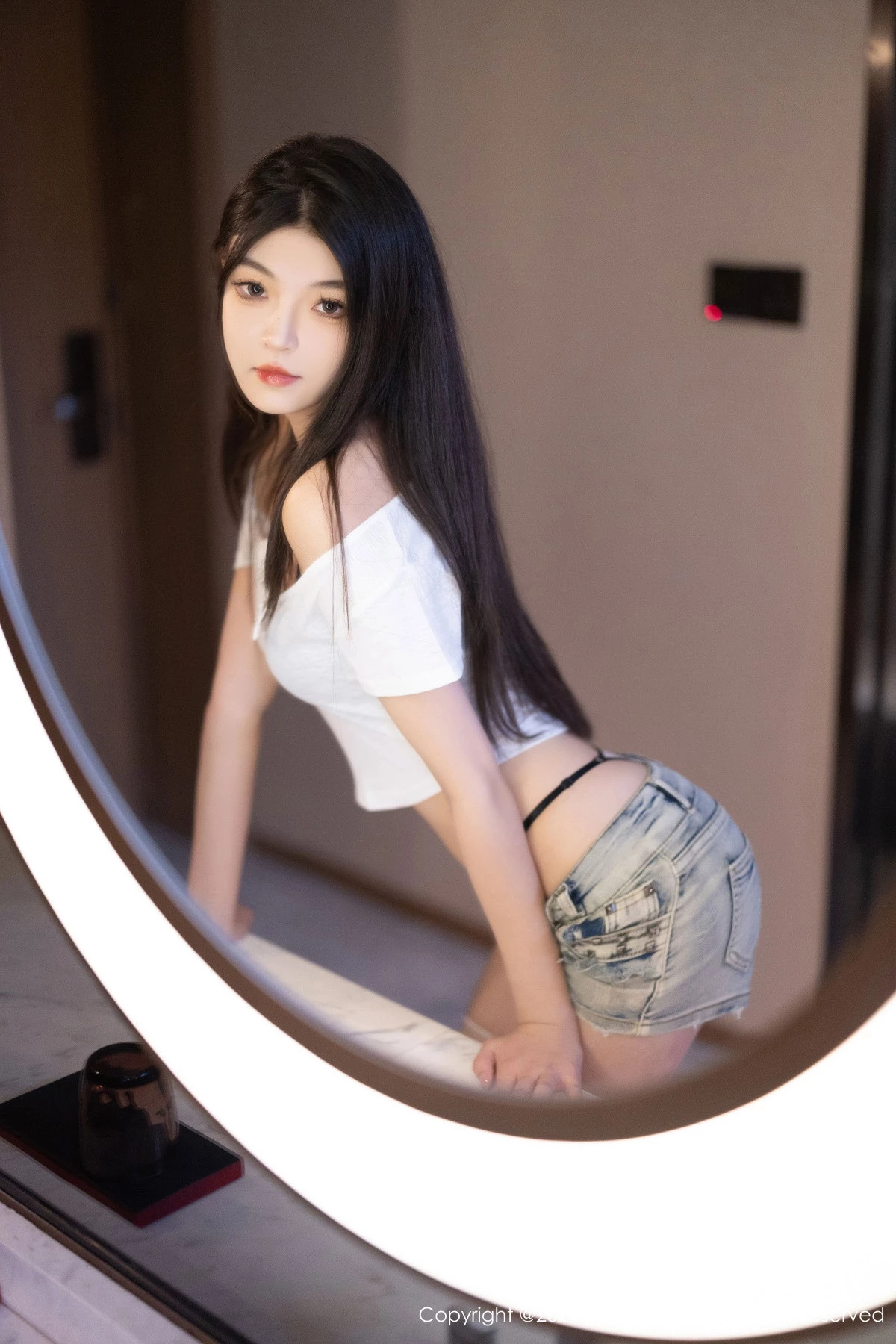 [[XiuRen秀人网]秀人网]No.9141_新人模特初梦瑶性感白T配牛仔短裤露蓝色内衣秀曼妙身姿诱惑写真86P