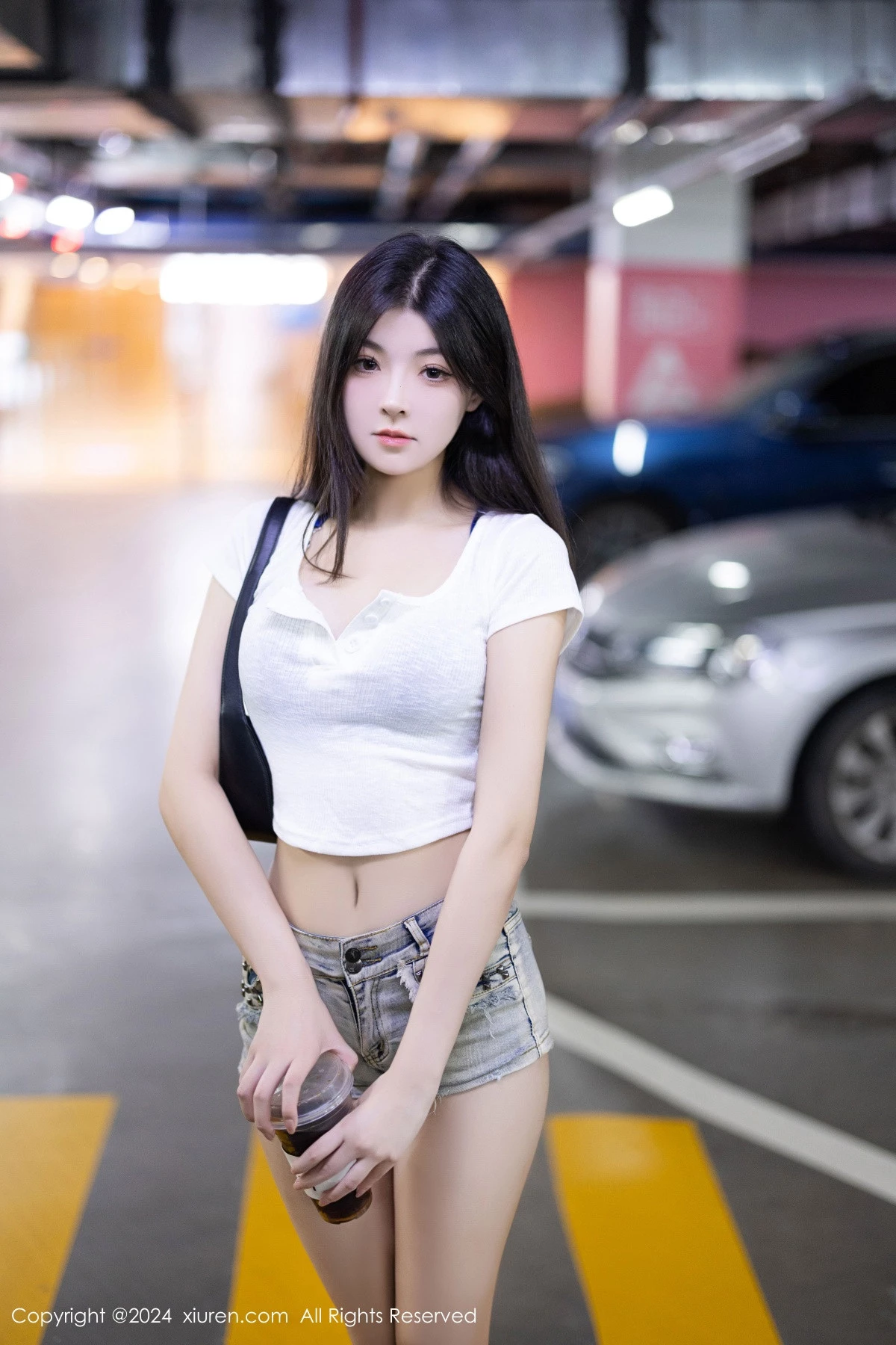 [[XiuRen秀人网]秀人网]No.9141_新人模特初梦瑶性感白T配牛仔短裤露蓝色内衣秀曼妙身姿诱惑写真86P