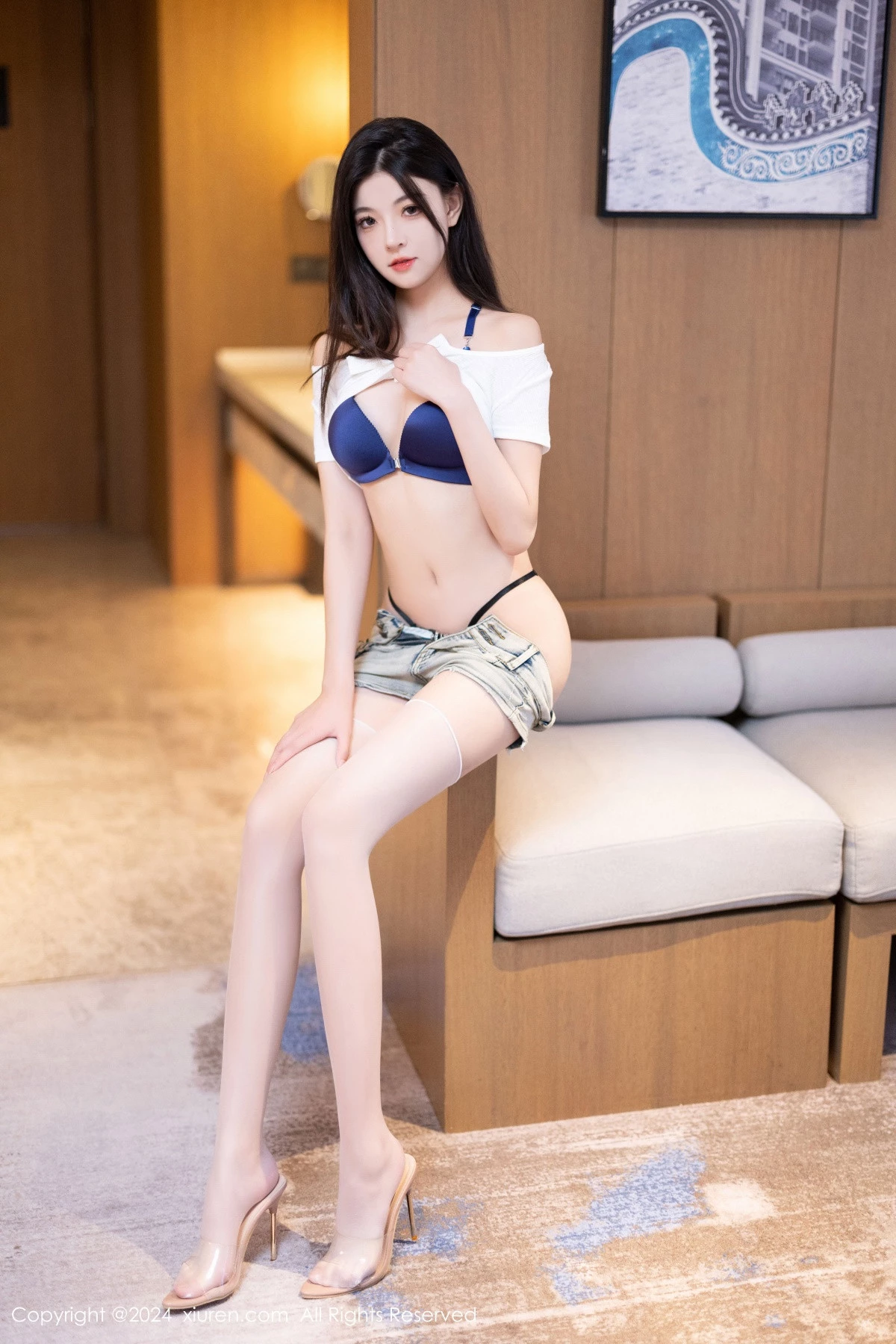 [[XiuRen秀人网]秀人网]No.9141_新人模特初梦瑶性感白T配牛仔短裤露蓝色内衣秀曼妙身姿诱惑写真86P