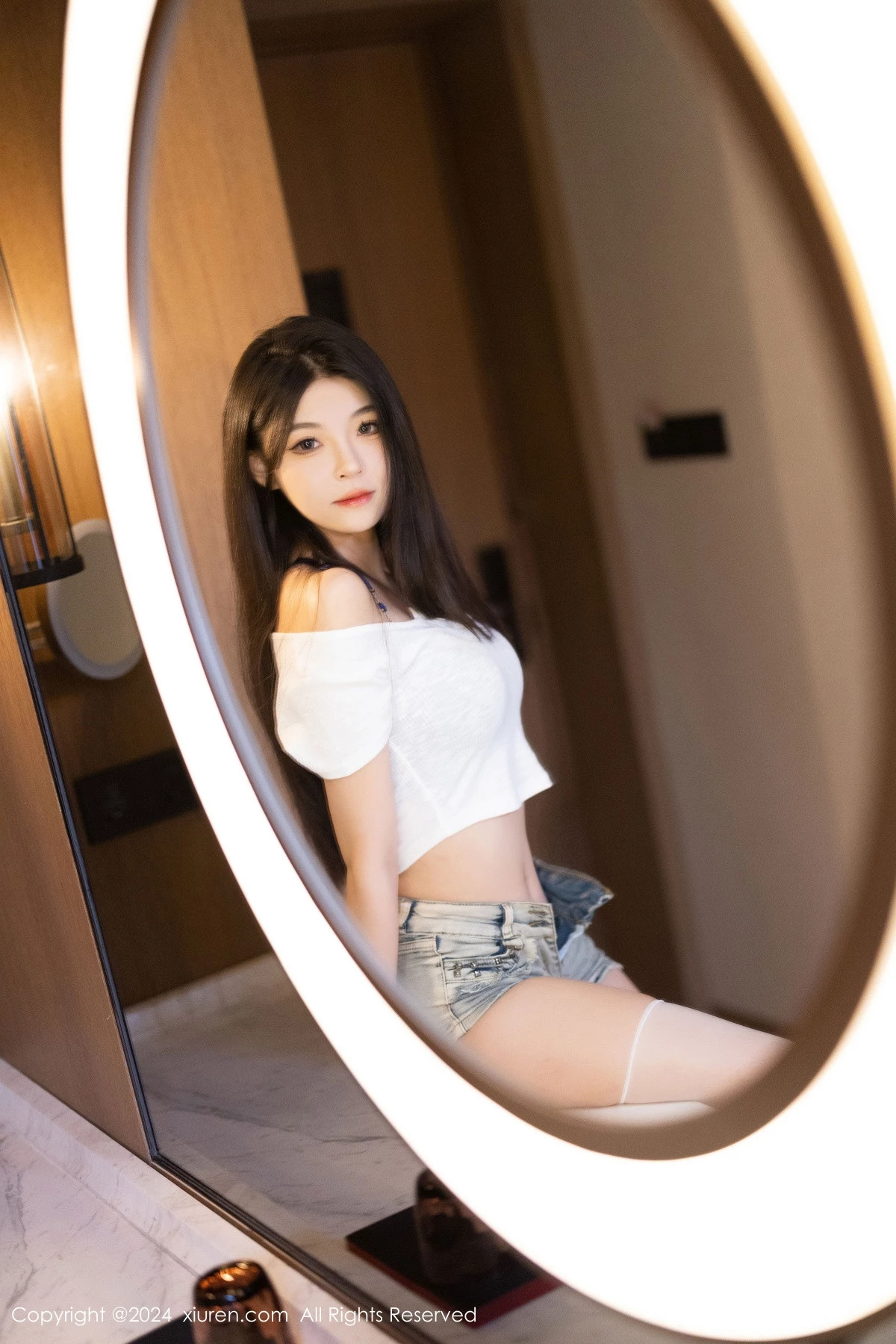 [[XiuRen秀人网]秀人网]No.9141_新人模特初梦瑶性感白T配牛仔短裤露蓝色内衣秀曼妙身姿诱惑写真86P