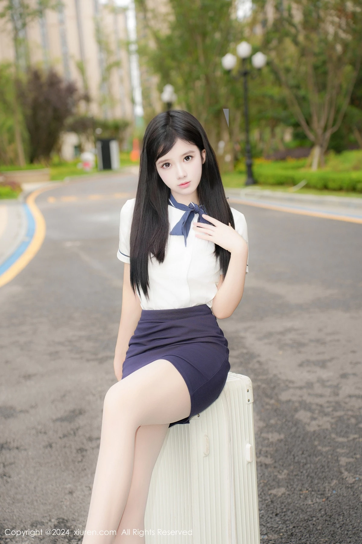 [[XiuRen秀人网]秀人网]No.9154_模特于诺诺ise性感空姐制服露白色情趣内衣秀完美身材诱惑写真63P