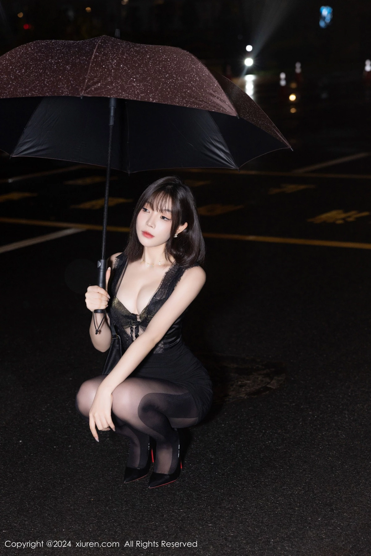 [[XiuRen秀人网]秀人网]No.9157_女神徐莉芝Booty性感黑色连衣裙露黑色内衣配超薄黑丝魅惑写真86P