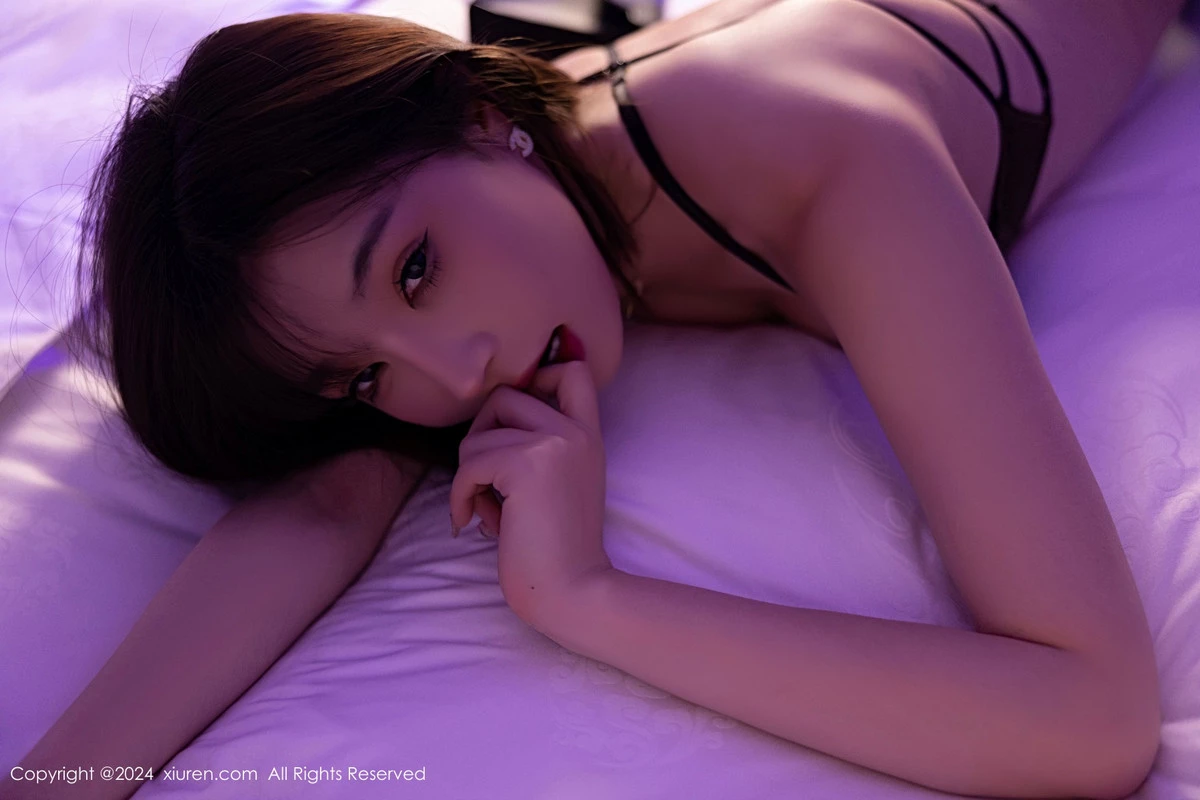 [[XiuRen秀人网]秀人网]No.9157_女神徐莉芝Booty性感黑色连衣裙露黑色内衣配超薄黑丝魅惑写真86P