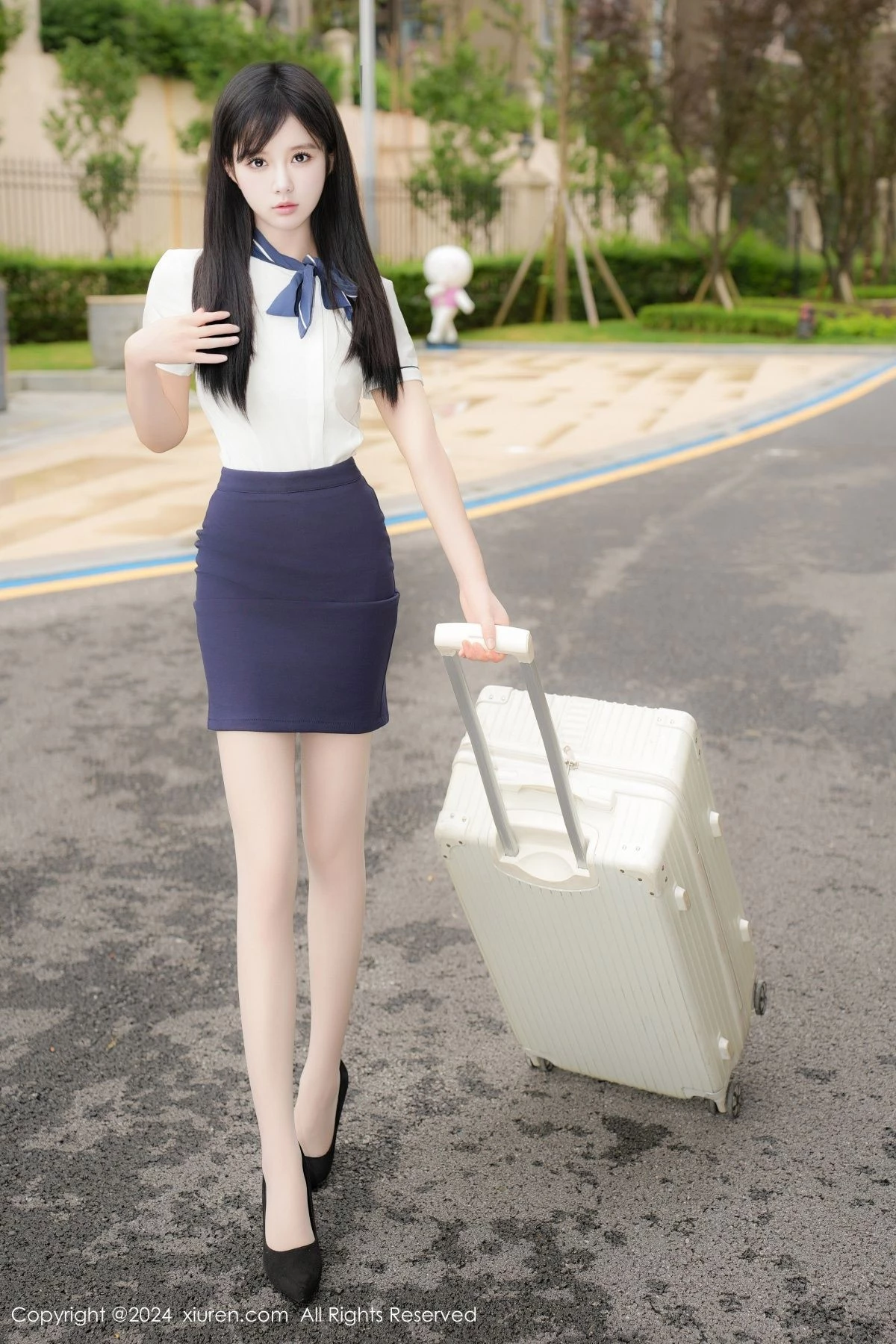 [[XiuRen秀人网]秀人网]No.9154_模特于诺诺ise性感空姐制服露白色情趣内衣秀完美身材诱惑写真63P