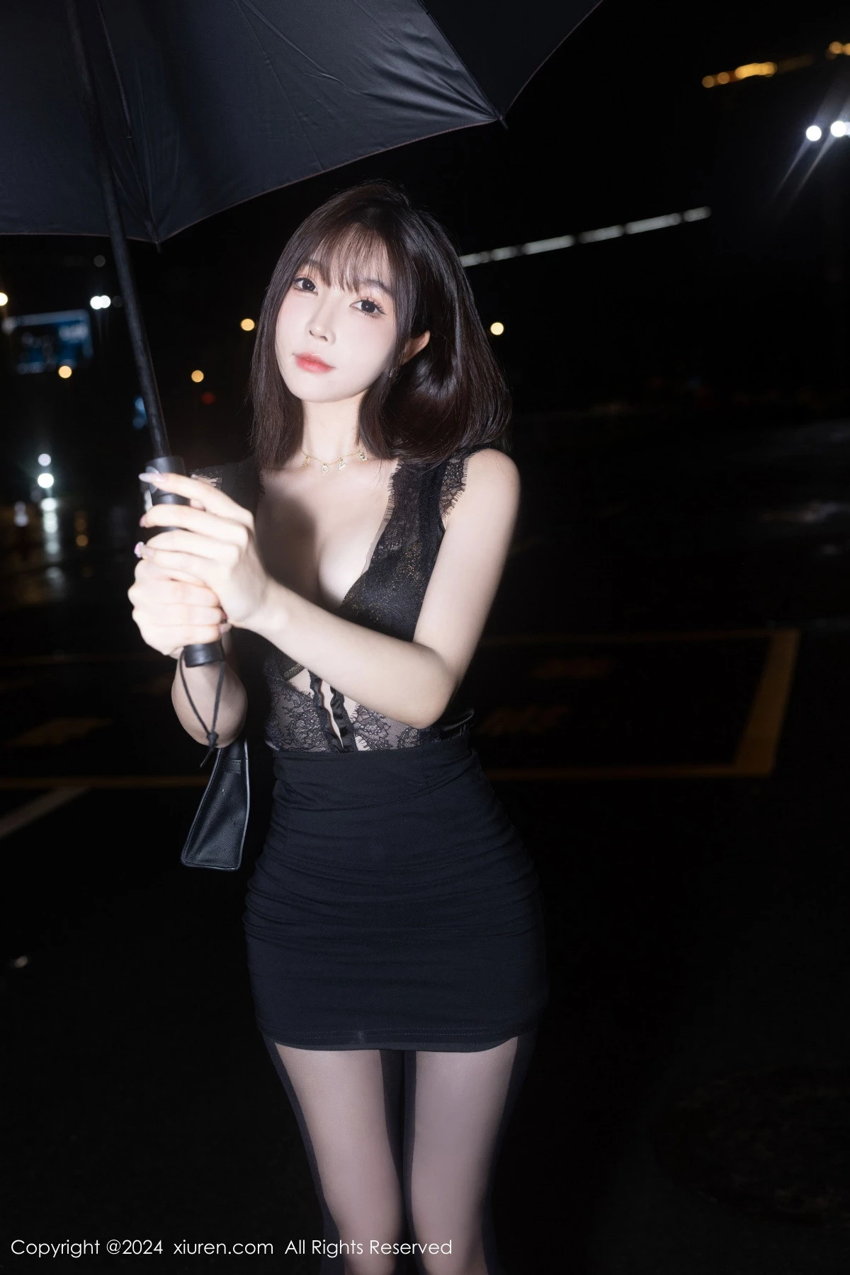 [[XiuRen秀人网]秀人网]No.9157_女神徐莉芝Booty性感黑色连衣裙露黑色内衣配超薄黑丝魅惑写真86P