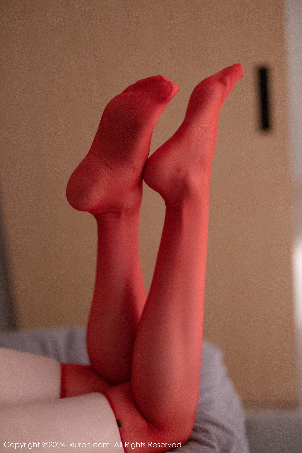 [[XiuRen秀人网]秀人网]No.9035_模特梦心玥私房黑色服饰露性感红色比基尼秀曼妙身姿诱惑写真90P