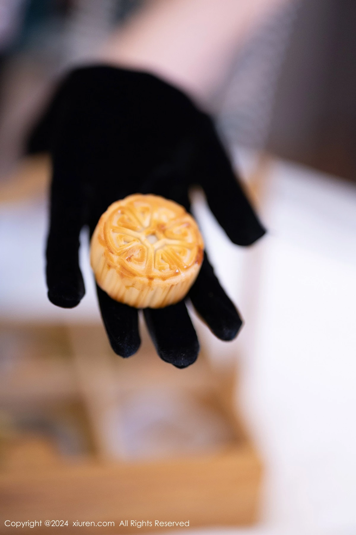 [[XiuRen秀人网]秀人网]No.9165_女神杨晨晨Yome性感古风旗袍服饰配超薄肉丝秀丰腴身姿诱惑写真83P