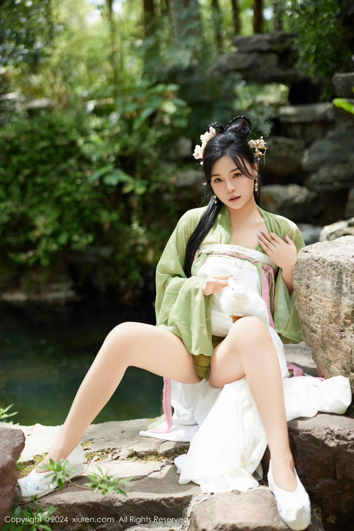 [[XiuRen秀人网]秀人网]No.9162_模特麦田中秋汉服主题户外性感薄纱服饰秀曼妙身姿诱惑写真73P