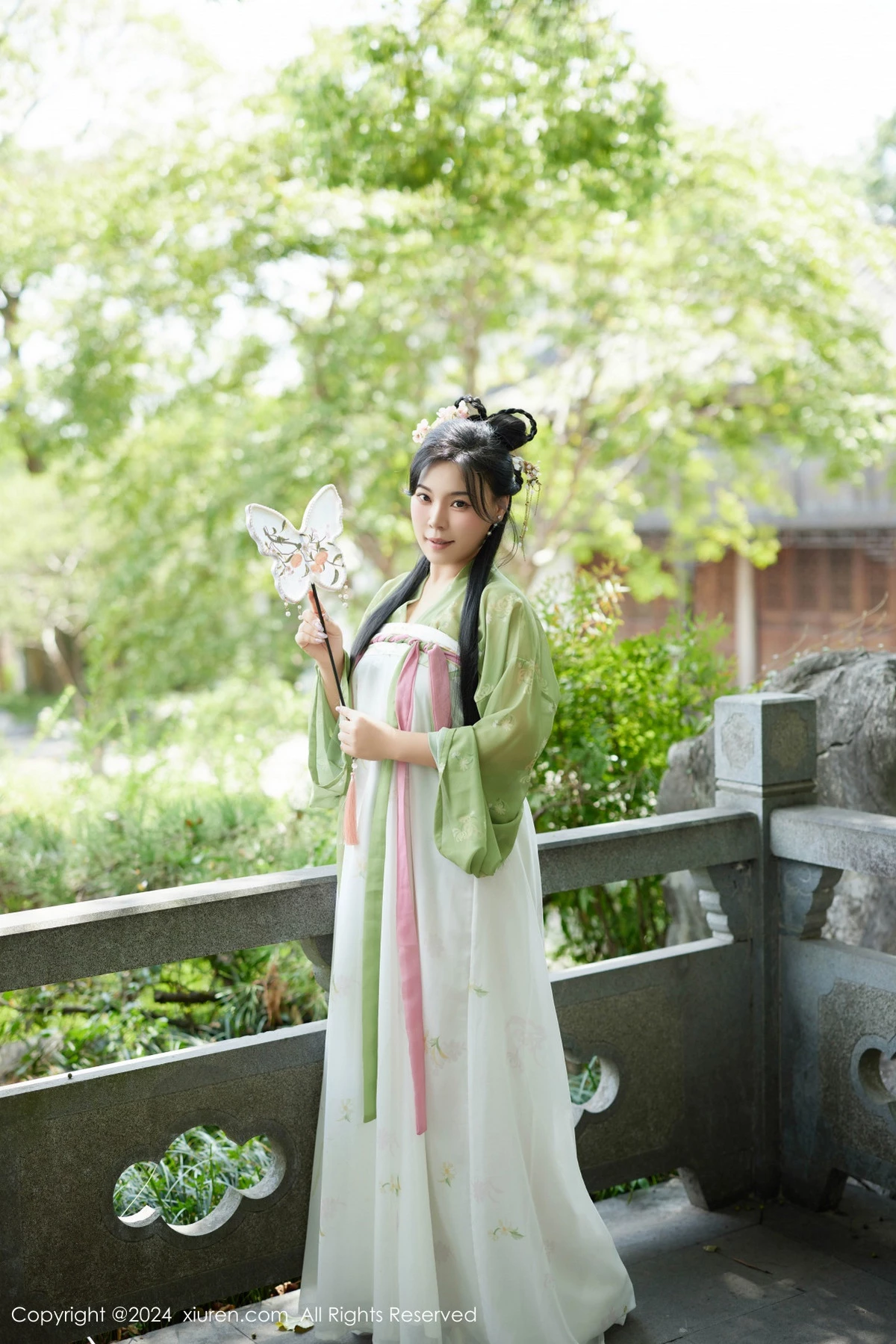 [[XiuRen秀人网]秀人网]No.9162_模特麦田中秋汉服主题户外性感薄纱服饰秀曼妙身姿诱惑写真73P